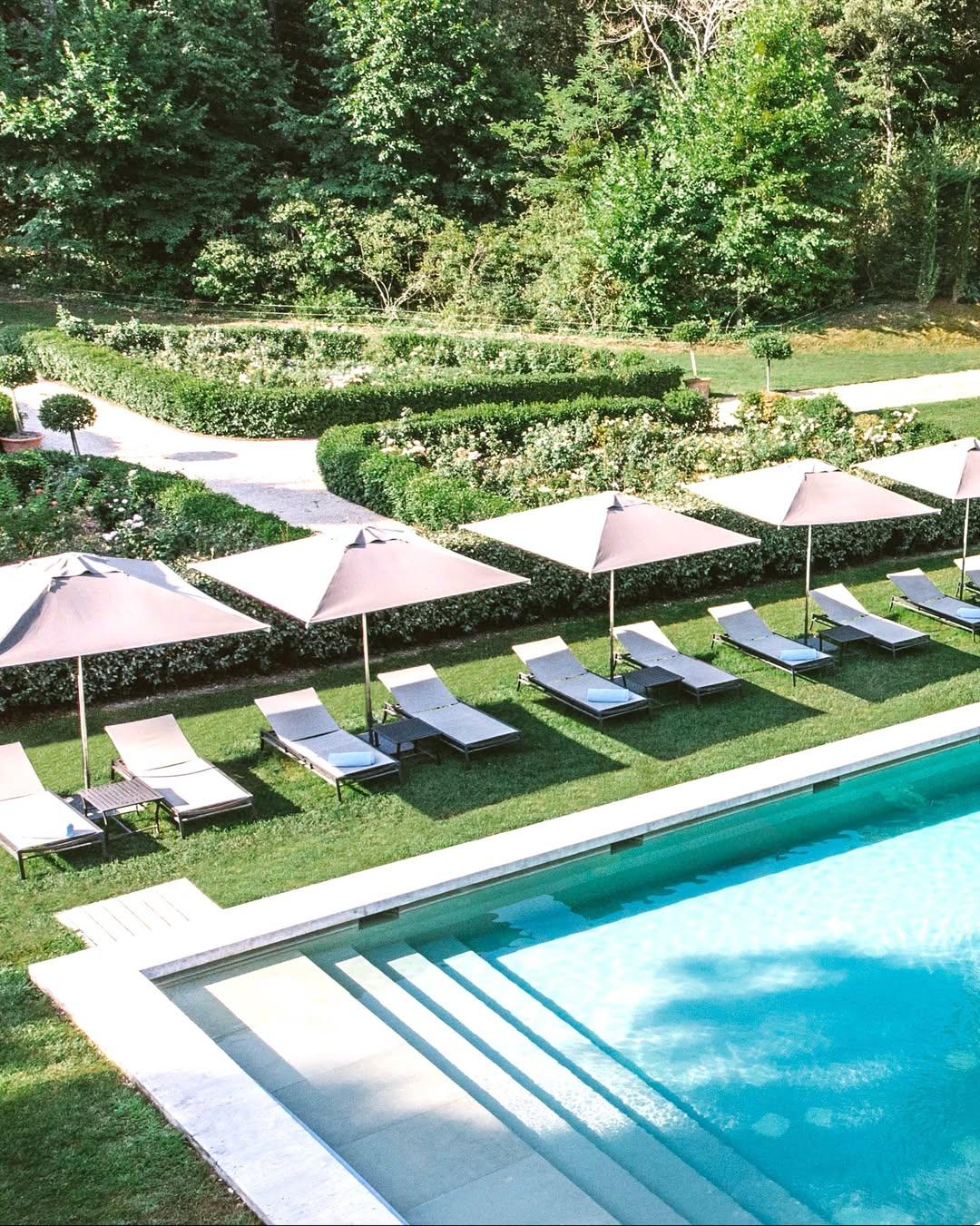 La piscine de l’hôtel en Provence © Fontenille Collection