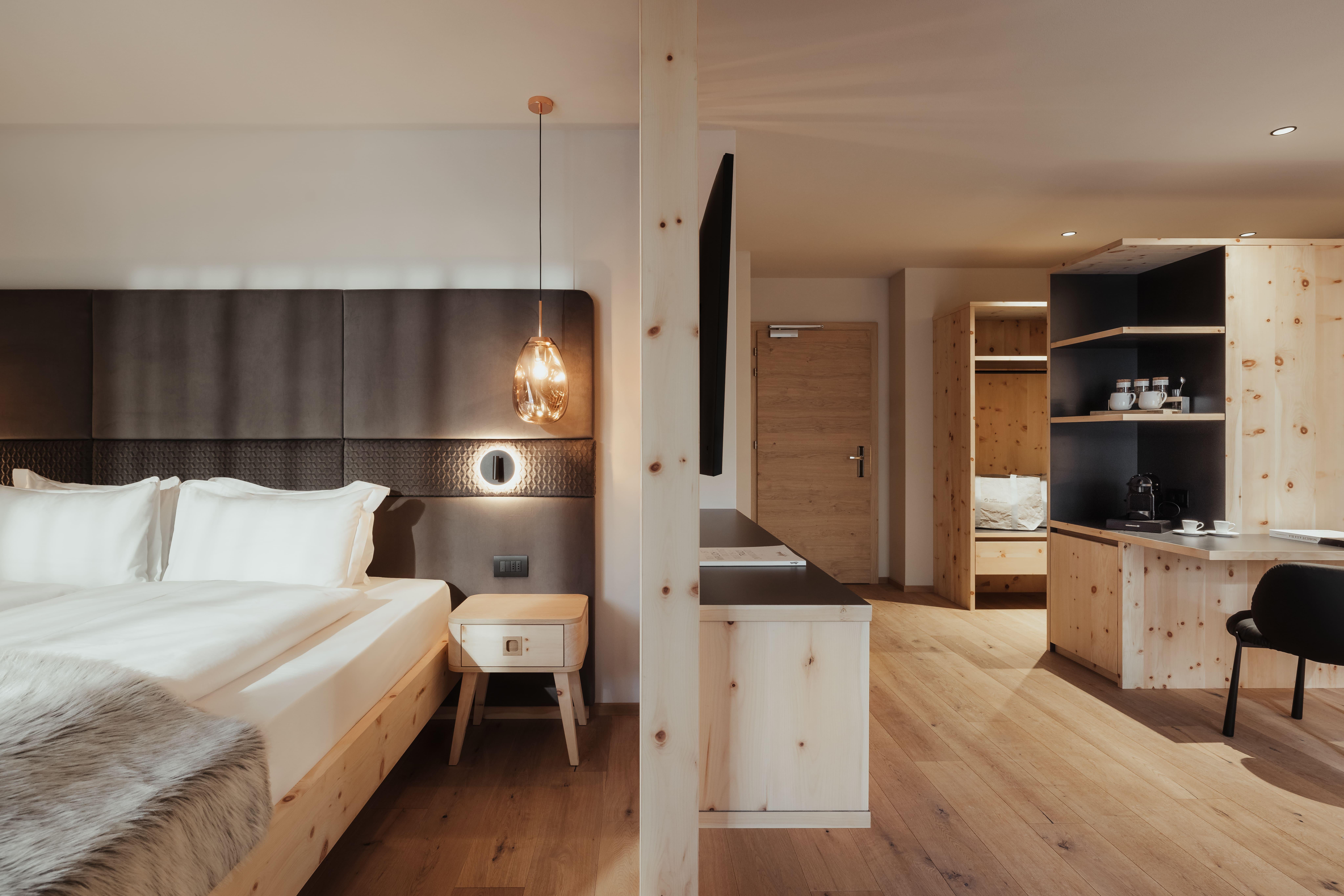 Une chambre de l’hôtel à Cortina d’Ampezzo © Alex Moling 