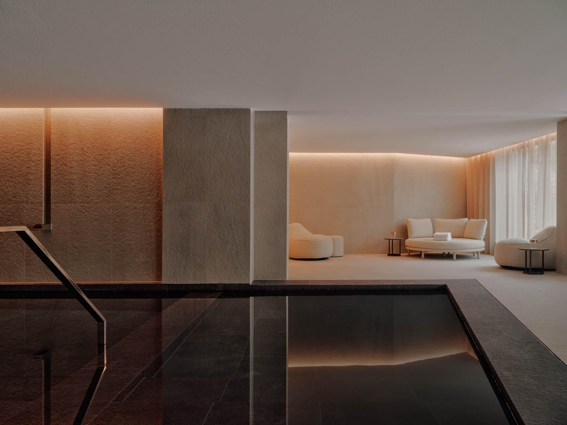 La piscine intérieure © Aman Rosa Alpina