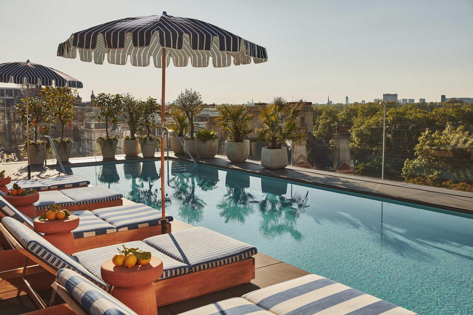 La piscine sur le toit