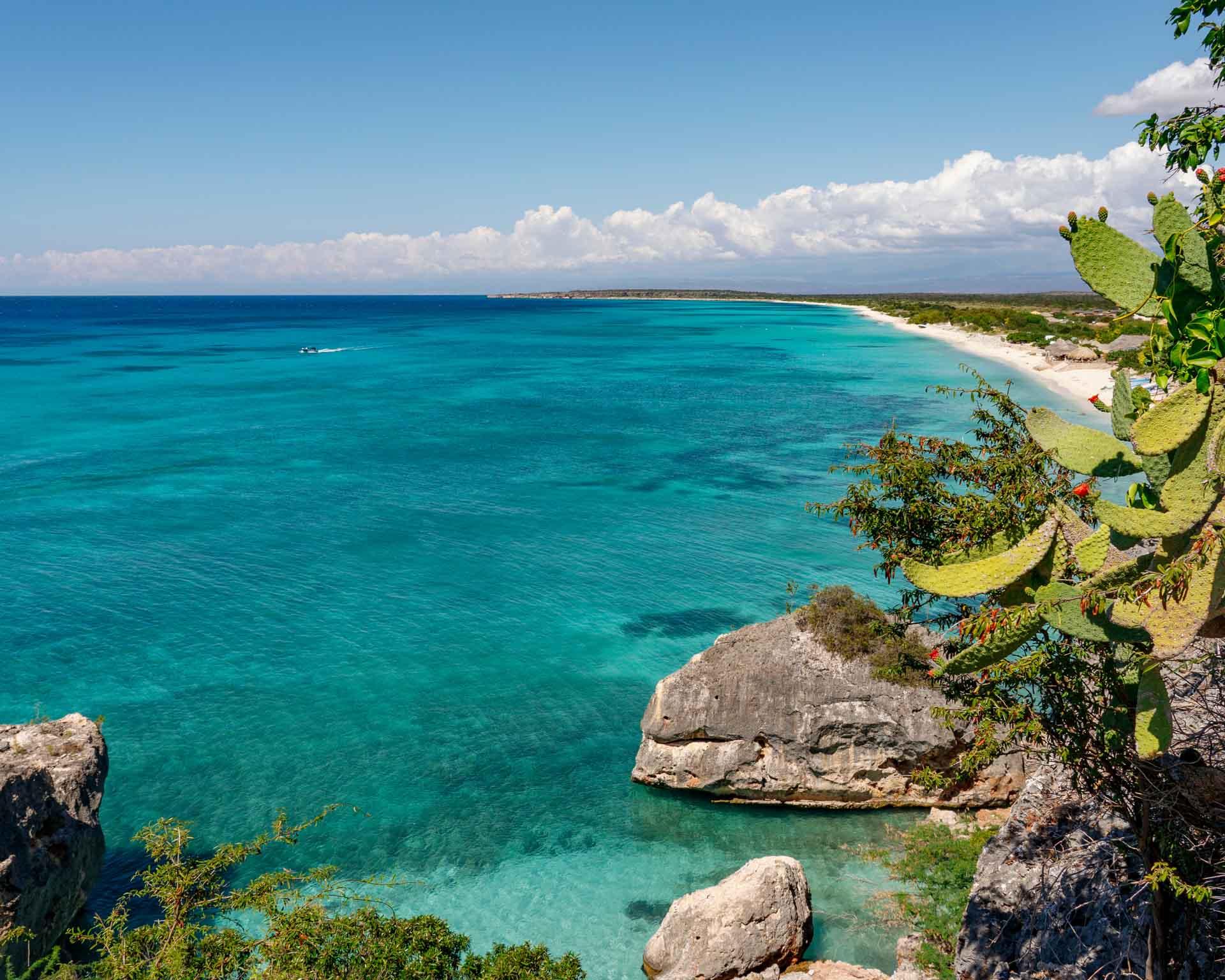 Bahia Las Aguilas © AdobeStock - Aleksandr Paraïev