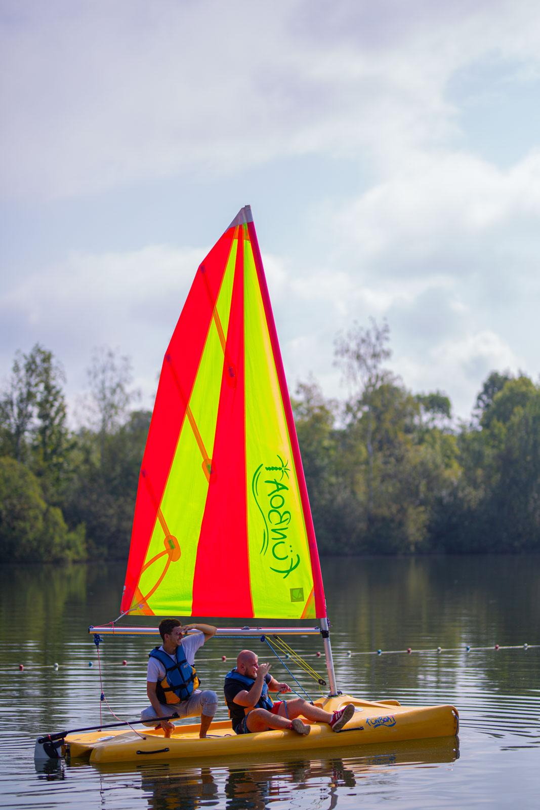 Base de la Saline à Lure - Fun Boat © Etienne Kopp Photographie