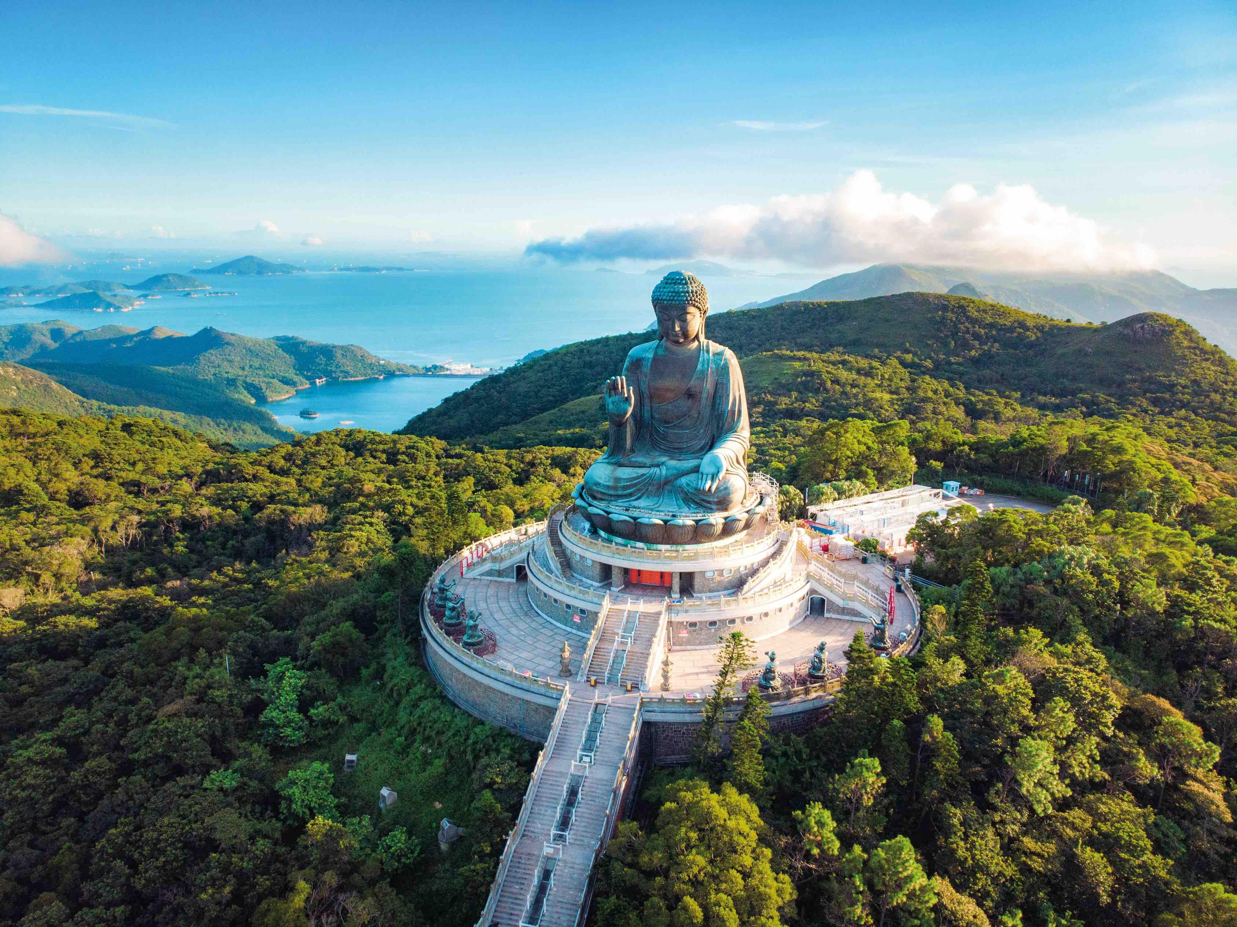 Le Grand Buddha sur l’île de Lantau © Hong Kong Tourism Board