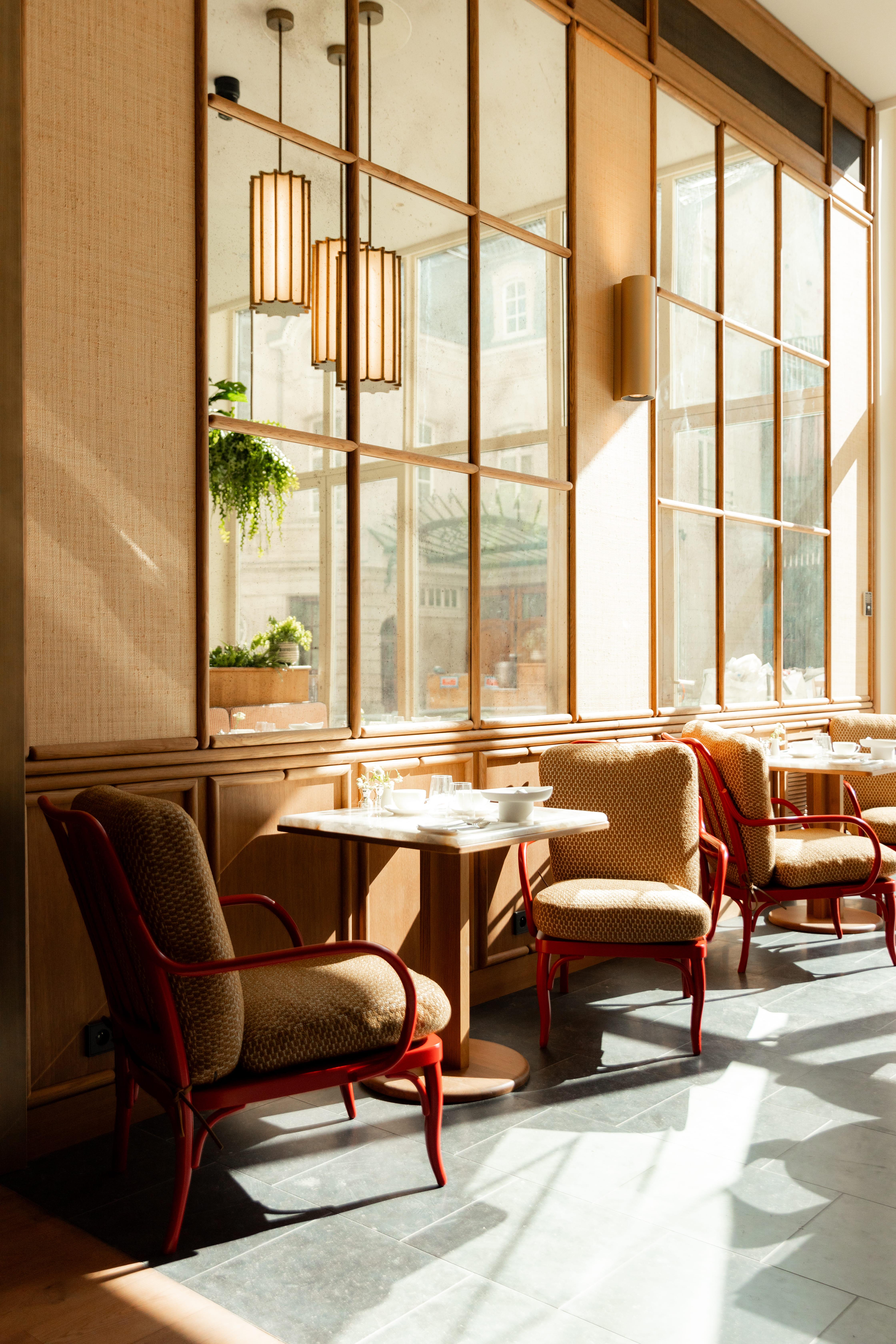 Déjeuner sous la verrière  Déjeuner sous la verrière