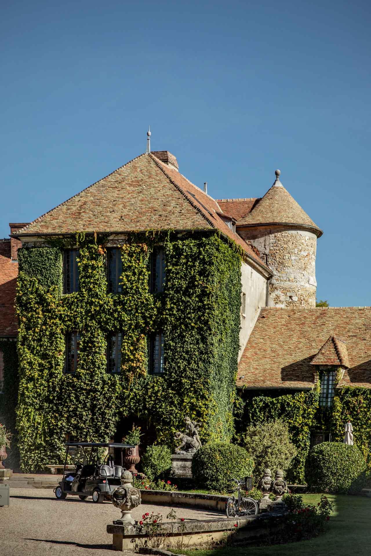 Château de Villiers Le Mahieu ©Karel Balas