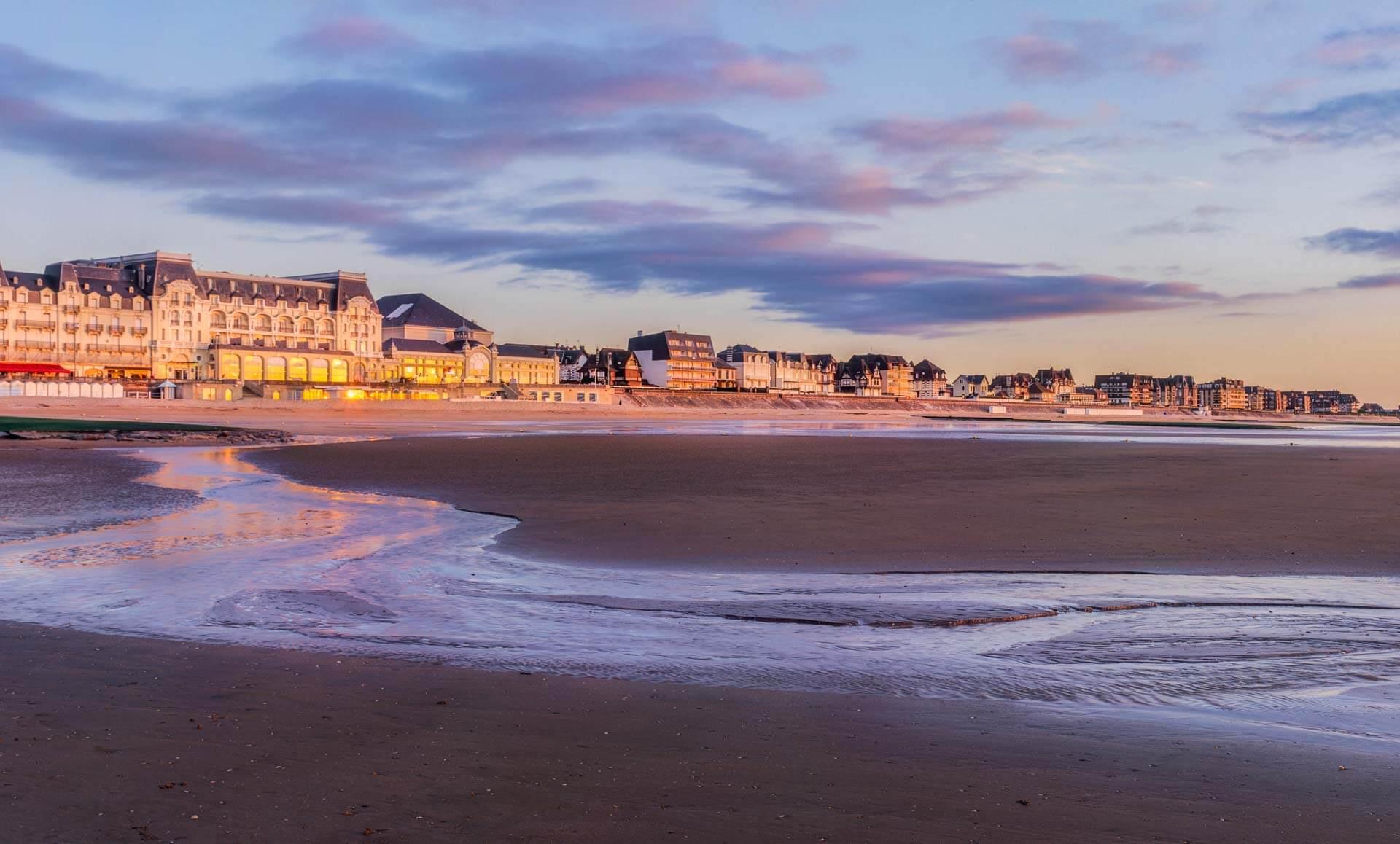 La longue plage de Cabourg, à marée basse © Hervé Sentucq