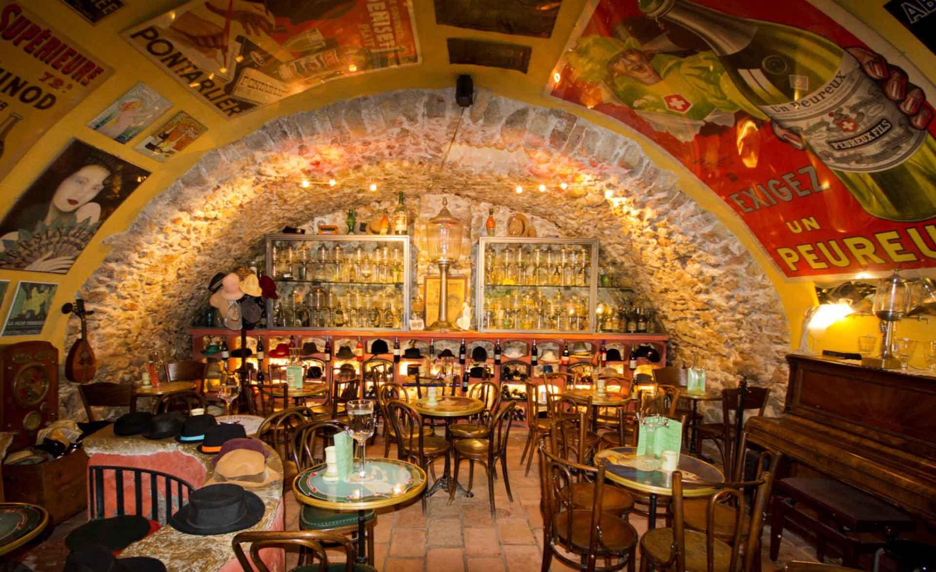 Absinthe bar © DR