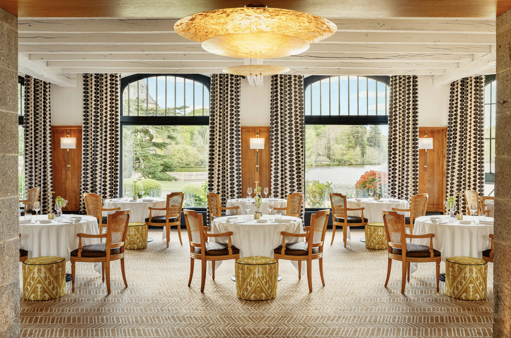 La salle du restaurant Montaigu © Domaine de la Bretesche