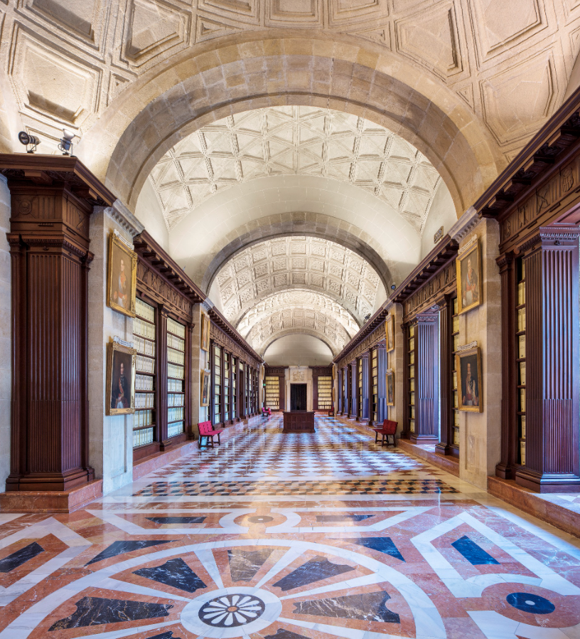 Une galerie des Archives des Indes © Archives des Indes