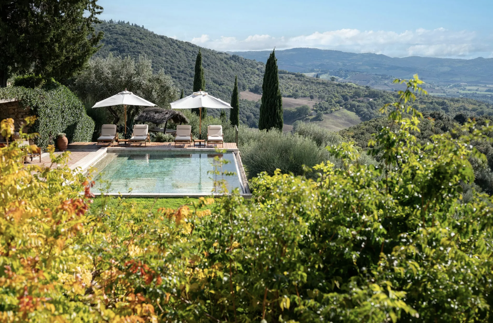 Une des deux piscines de cet hôtel en Toscane © Castello di Vicarello