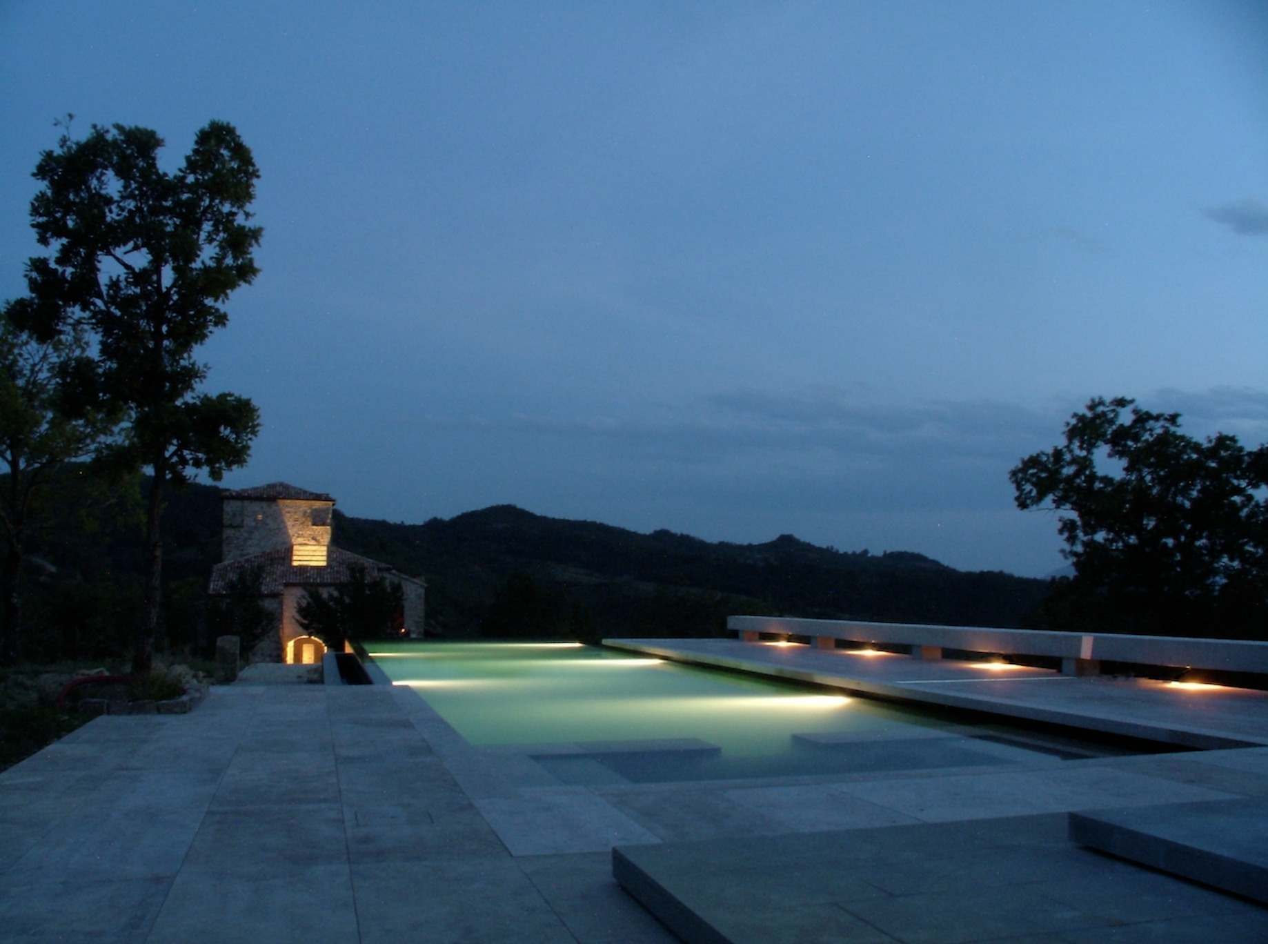 La piscine de l’hôtel © Torre di Moravola