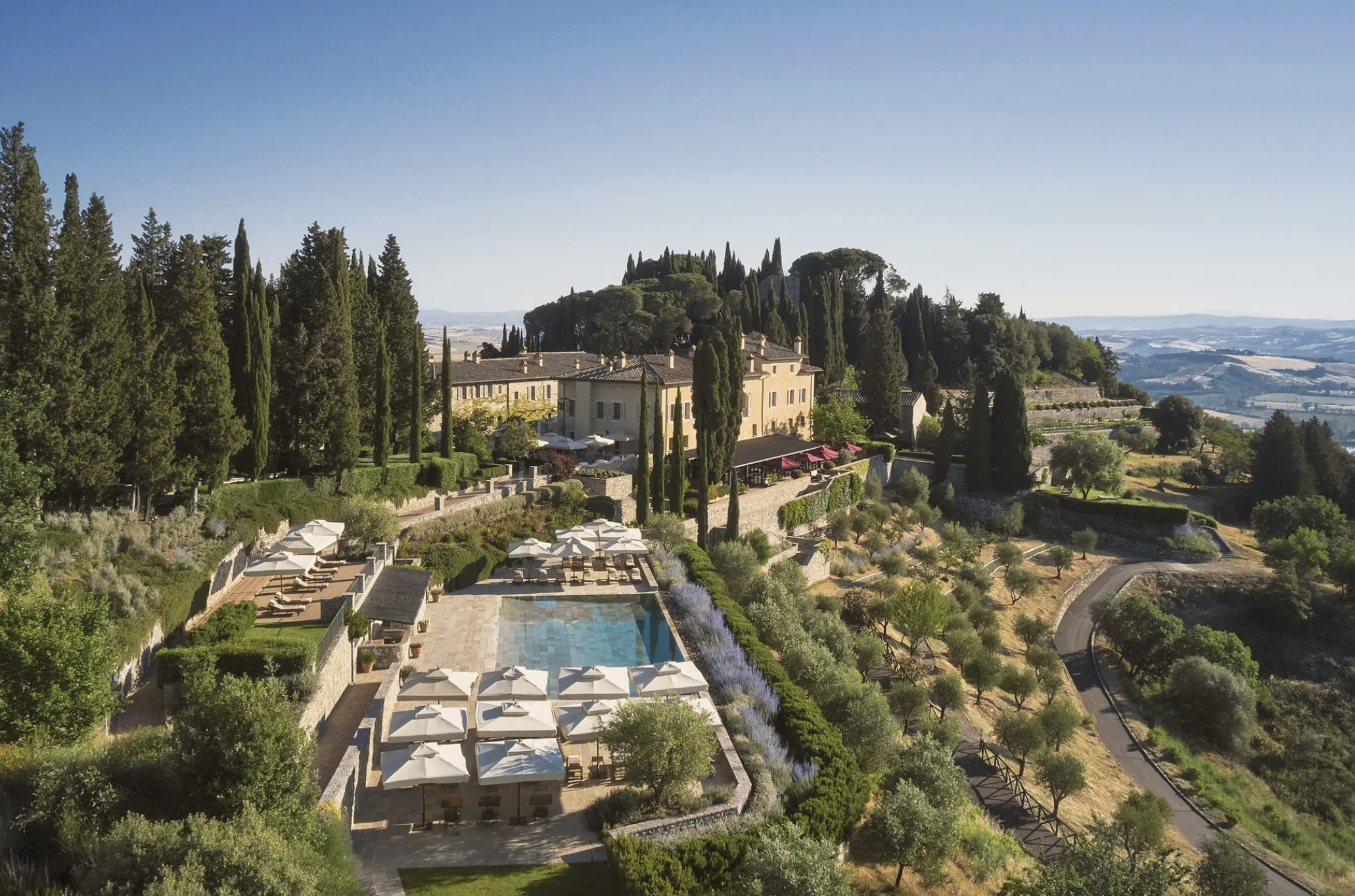 La piscine de l’hôtel en Toscane © Rosewood Castiglion del Bosco
