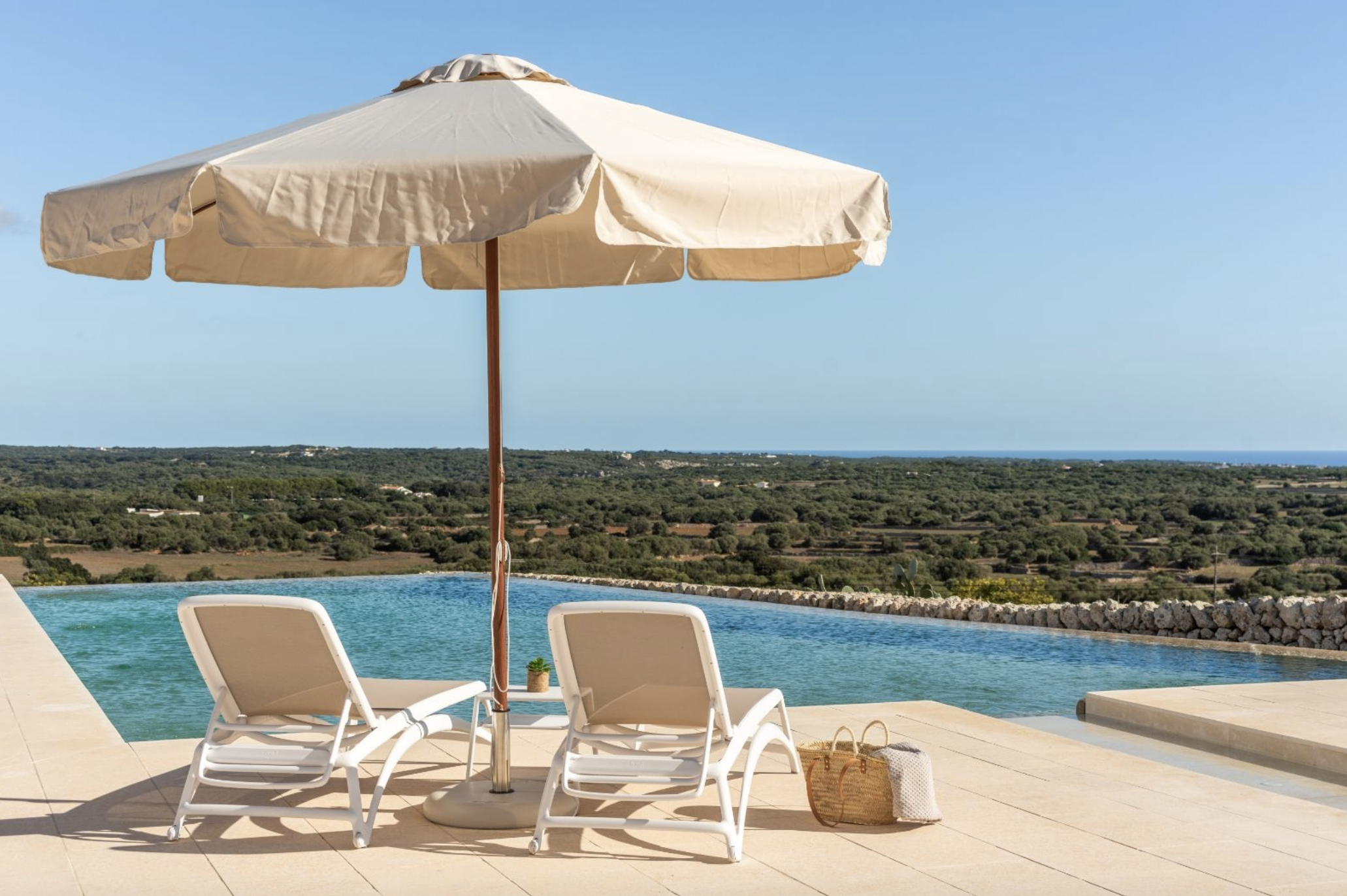 La piscine de l’hôtel © Llucasaldent Gran