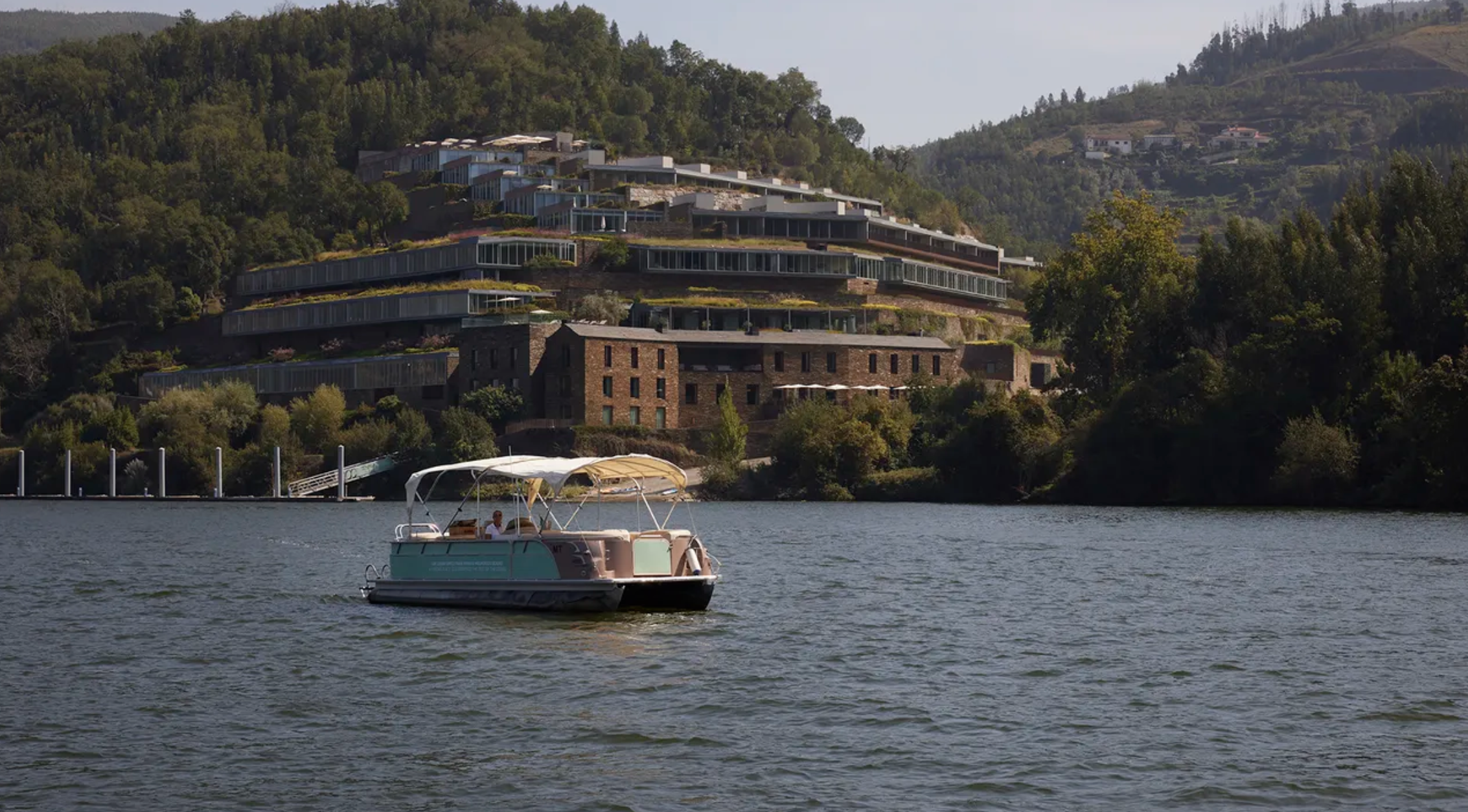 L’hôtel Octant Douro vu depuis le fleuve © Octant Douro