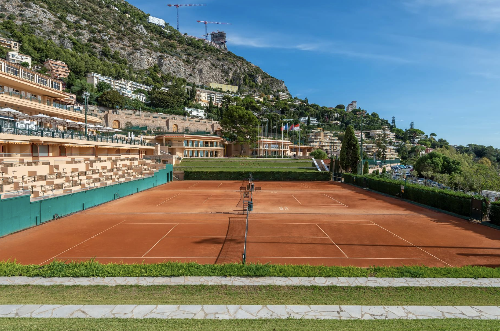 Un des courts de tennis disponibles à l’hôtel © SBM Monte Carlo Beach Monaco