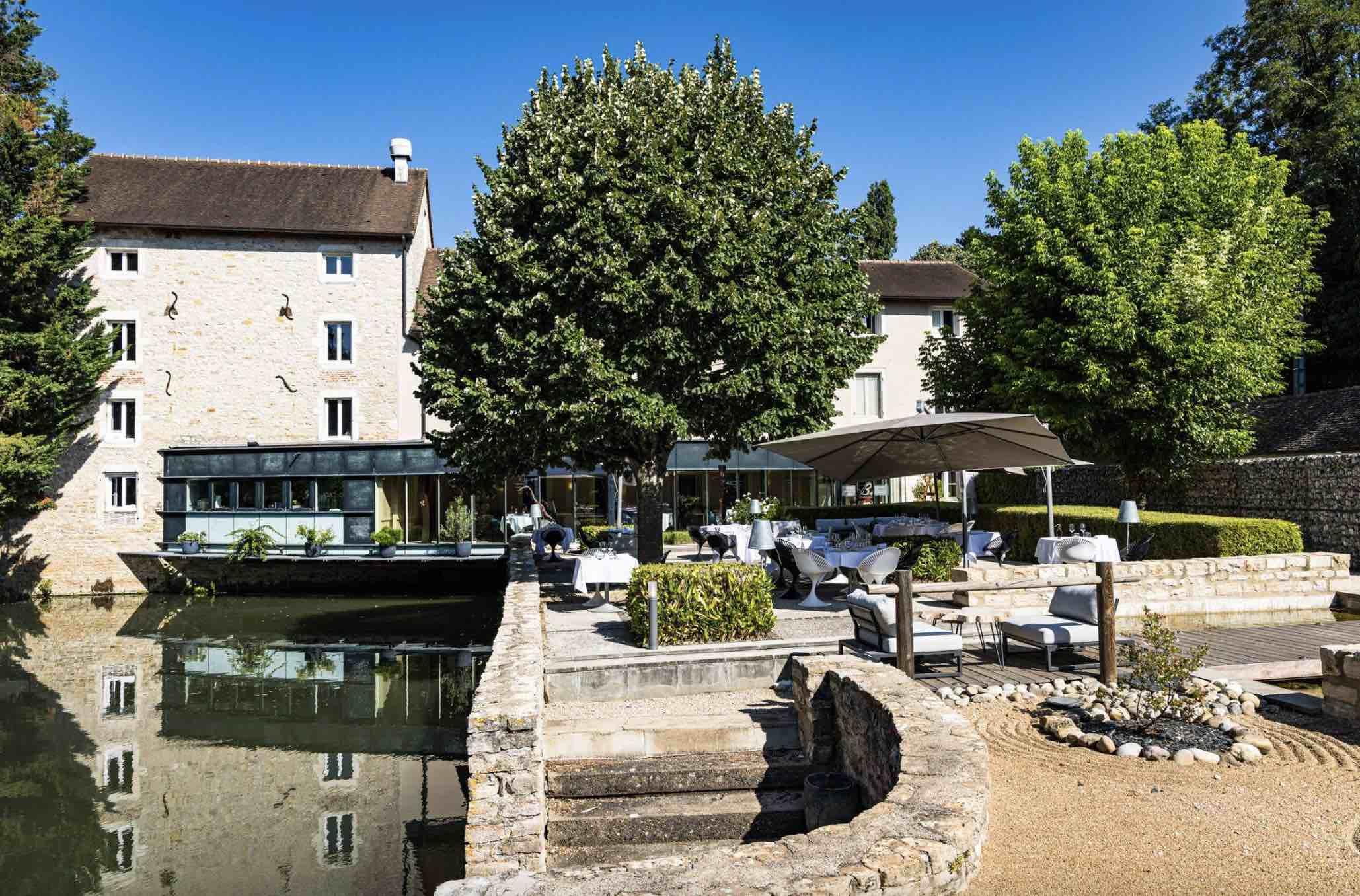 Le restaurant éponyme de Cédric Burtin en Bourgogne © Matthieu Cellard