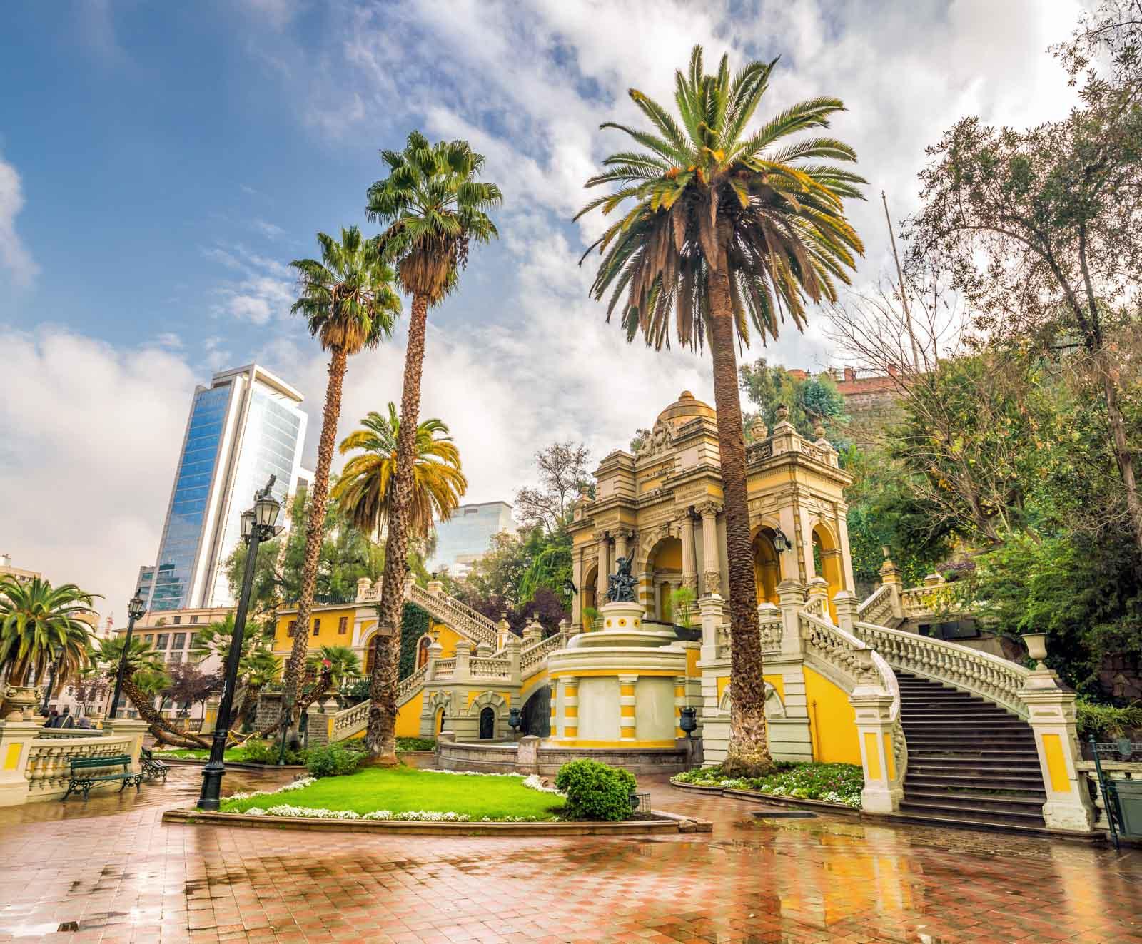 Cerro Santa Lucia © AdobeStock