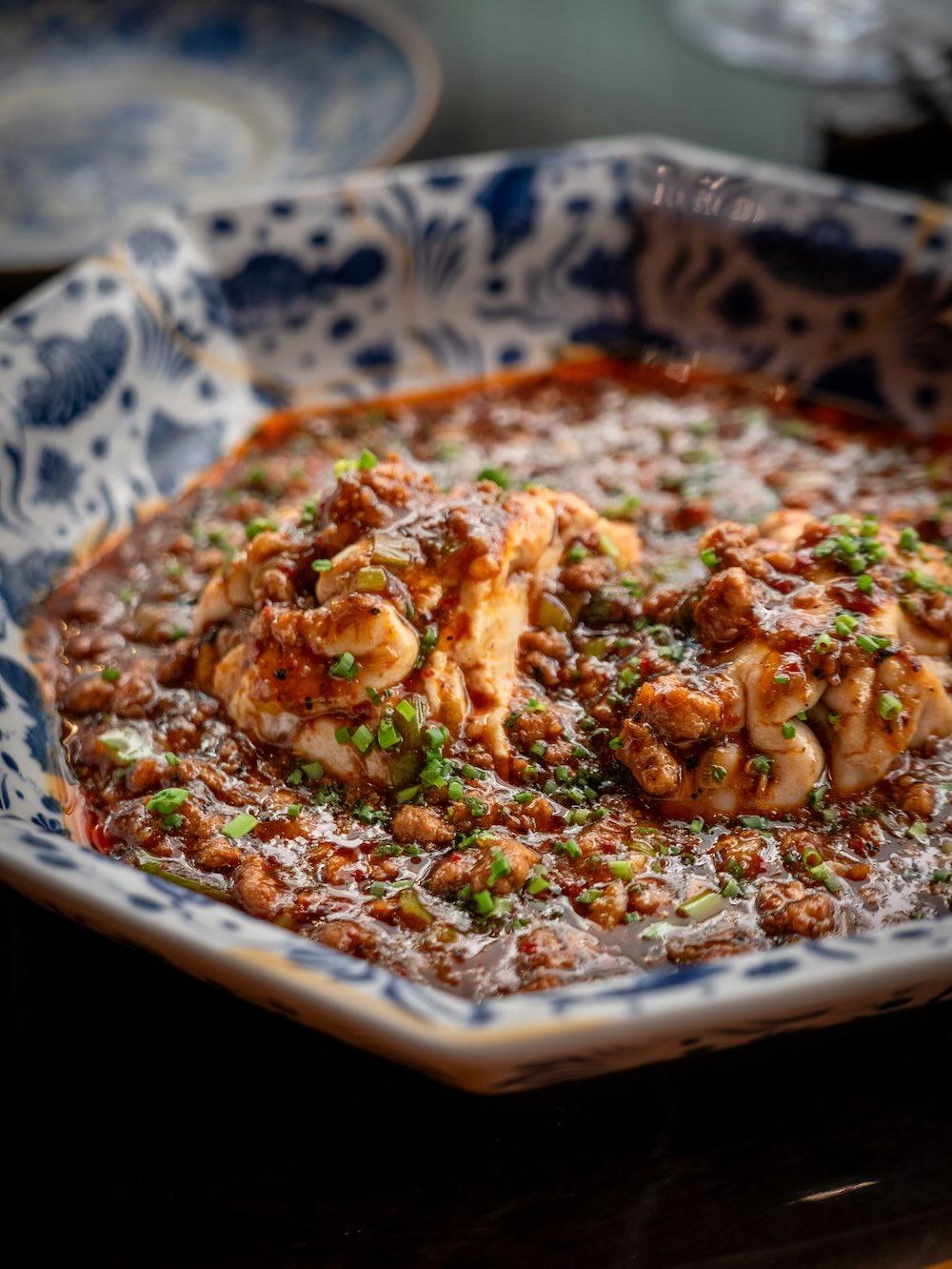 Cervelle de veau façon mapo au nouveau restaurant Bund à Bourse, Paris 2e © DR