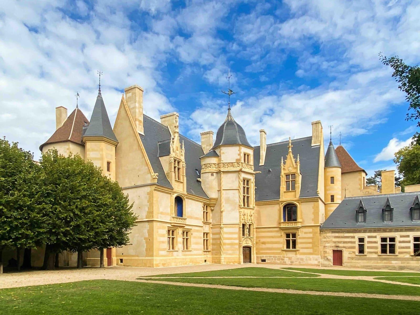 Château d’Ainay-le-Vieil © Arielle de La Tour d’Auvergne 
