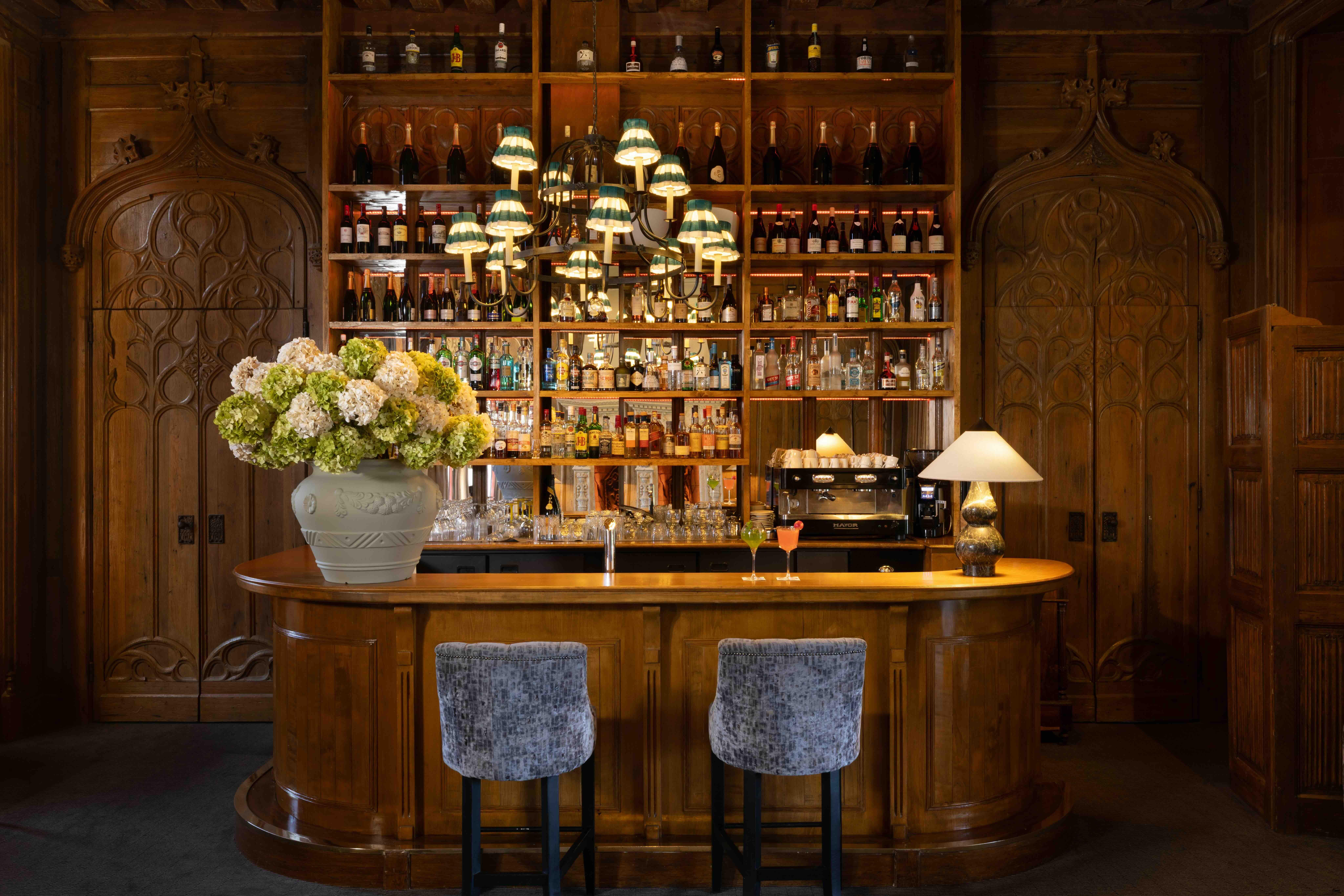 Le bar du Château d’Augerville Golf & Spa Resort © DR