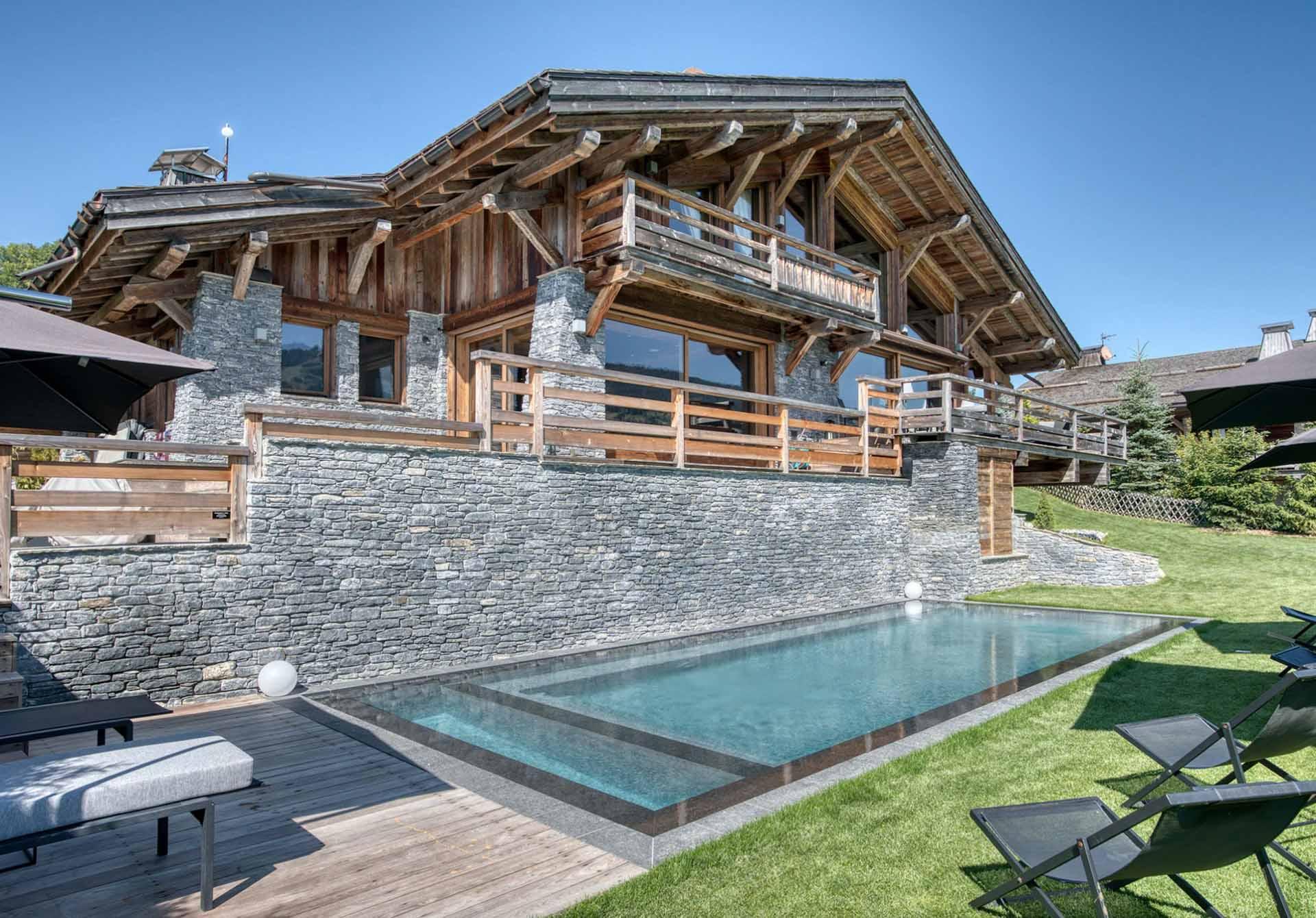 L’extérieur du Chalet Des Planes à Megève © Chalet Des Planes L’extérieur du Chalet Des Planes à Megève © Chalet Des Planes