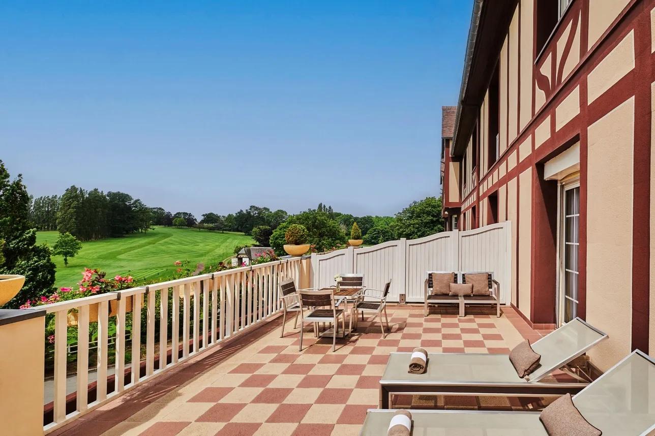 Un hôtel d’exception, membre du Club Yonder, l’hôtel du golf à Deauville © Barrière