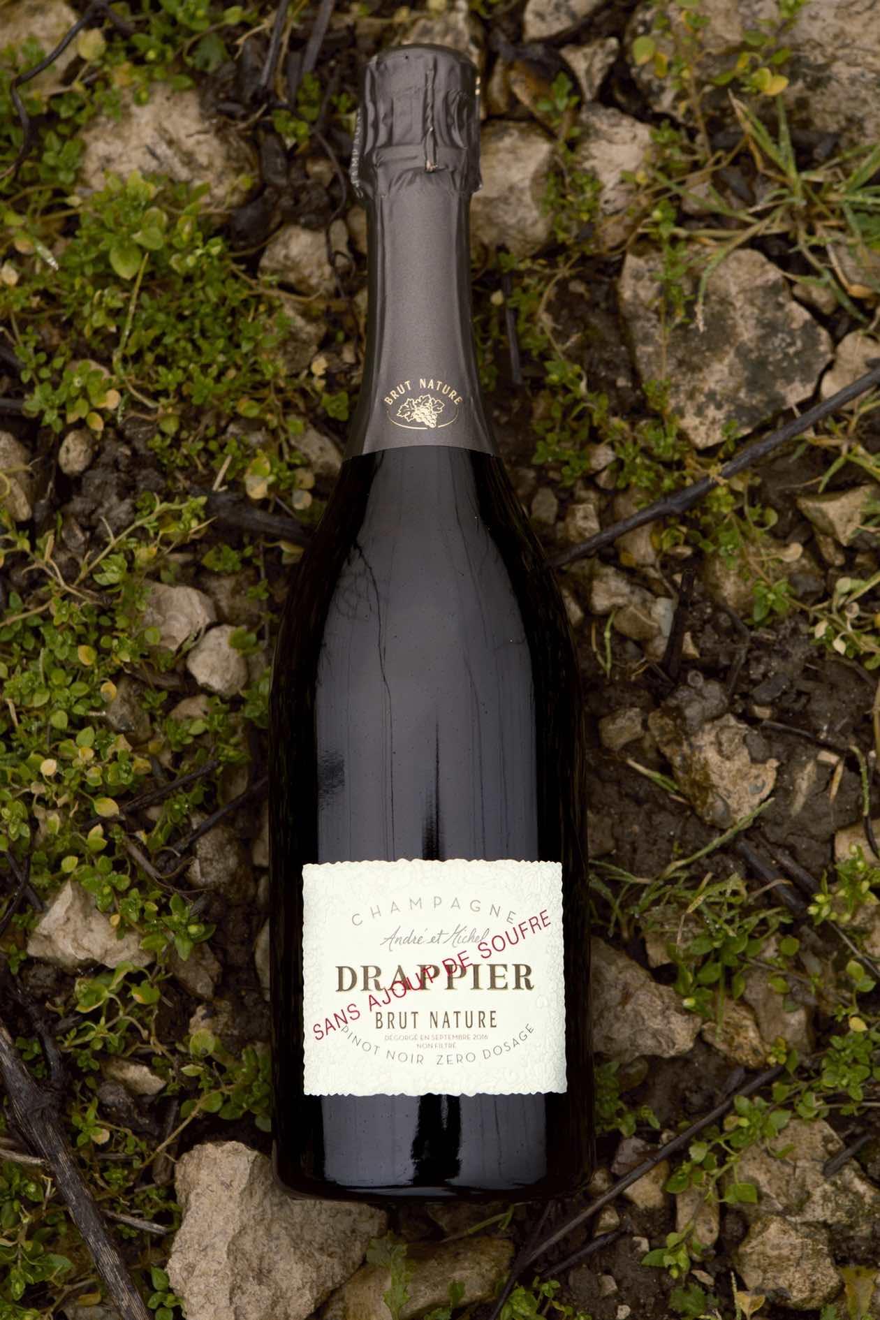 Un flacon du champagne Drappier Brut Nature sans soufre © DR
