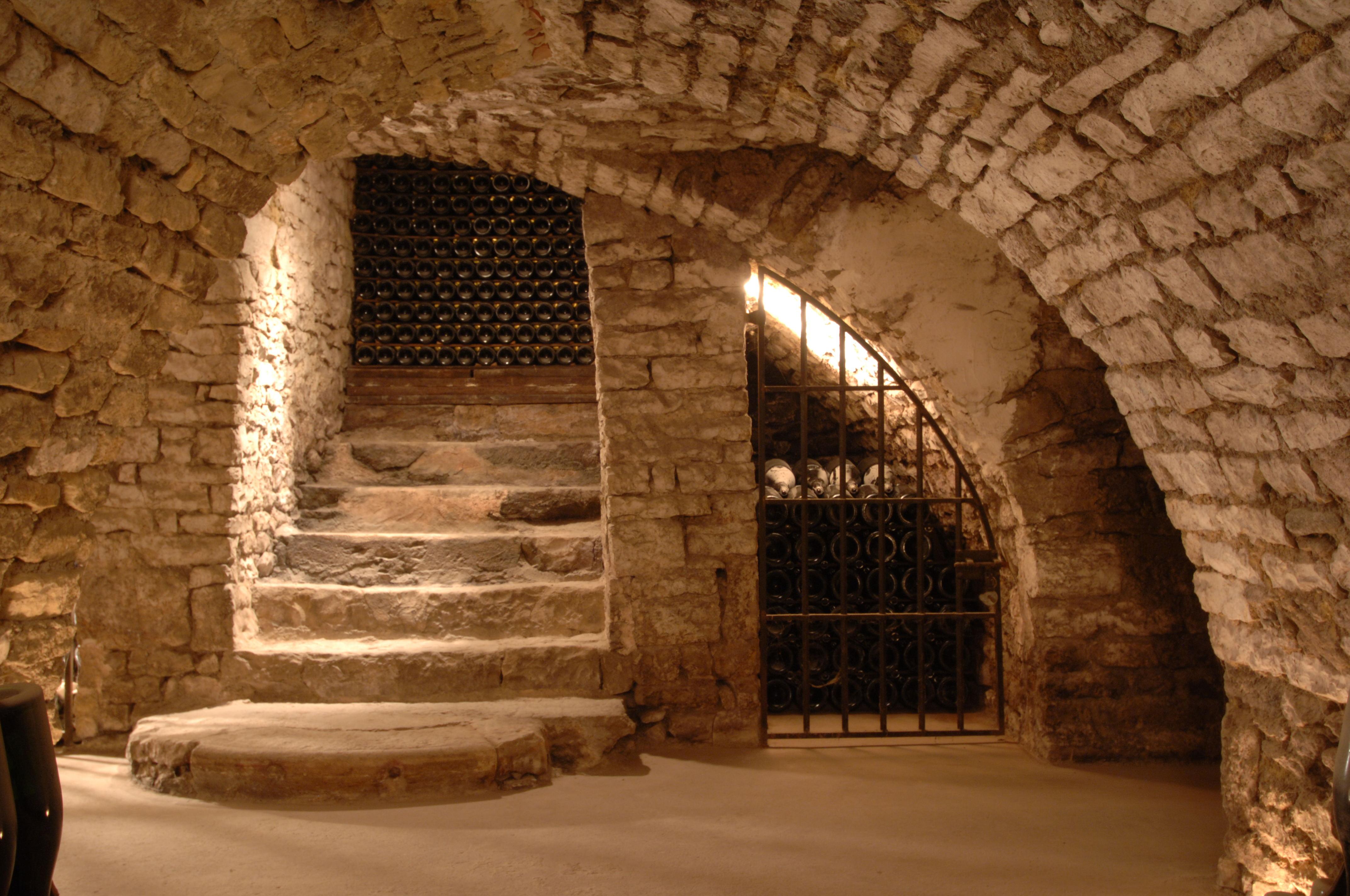 Les caves historiques de la maison Drappier © DR