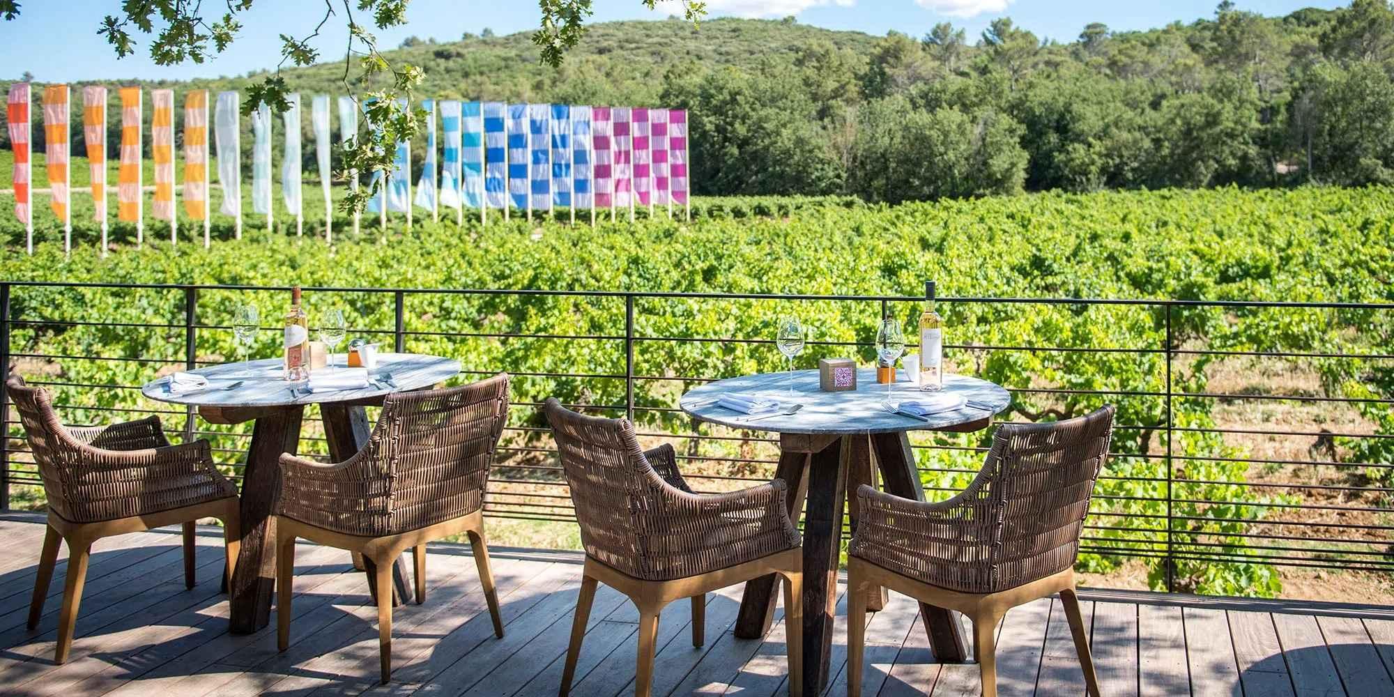 Chez Jeannette, restaurant gastronomique au cœur des vignes en Provence © Victor Garnier