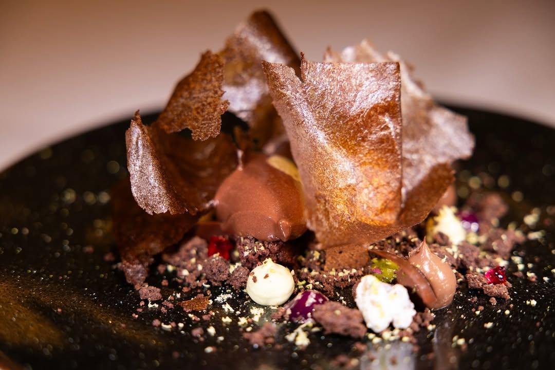 Le chocolat grand cru, pistache et shiso rouge © Héritages 