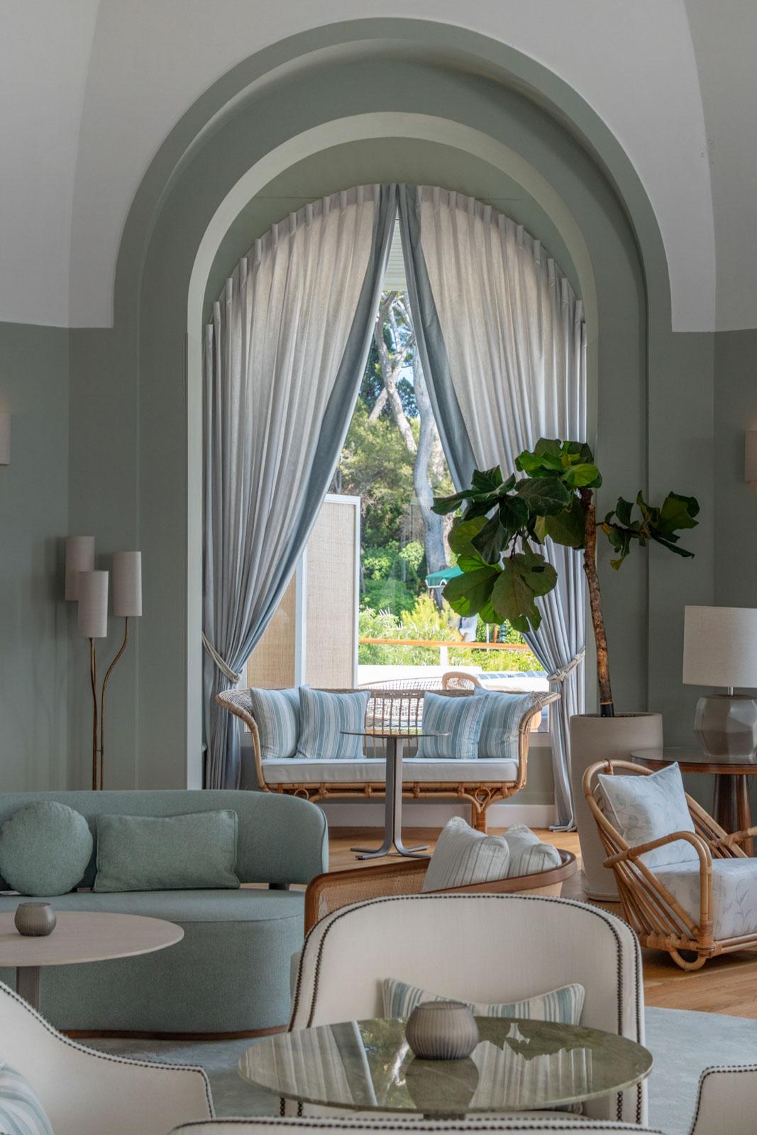Le pavillon de l’hôtel abrite ses restaurants © Circé Lefebvre