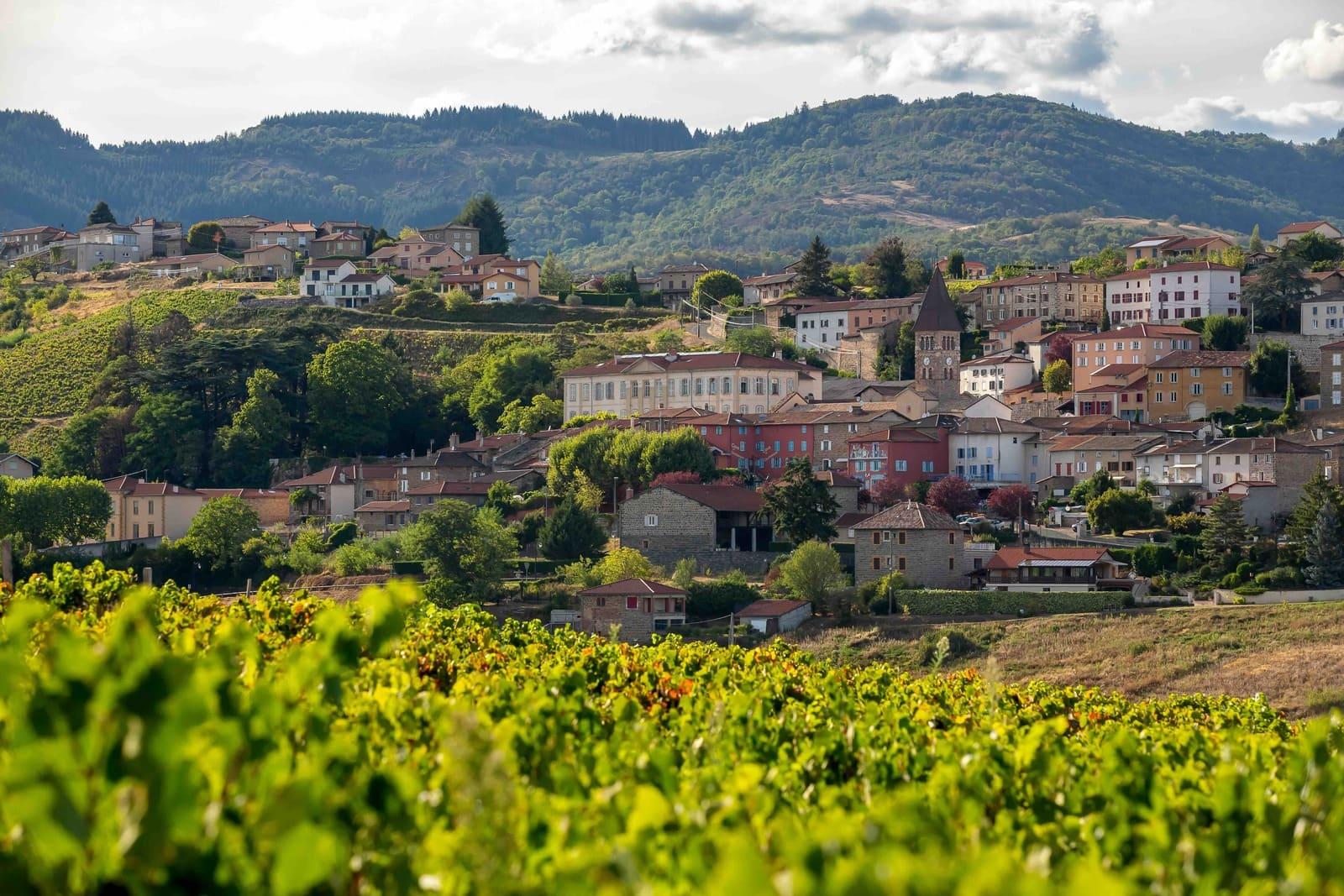 le petit village de Vaux-en-Beaujolais © Etienne Ramousse
