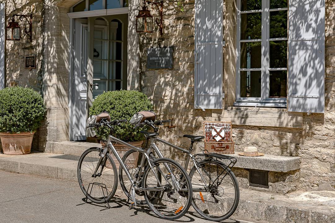 Un voyage à vélo à l’hôtel © Crillon le Brave