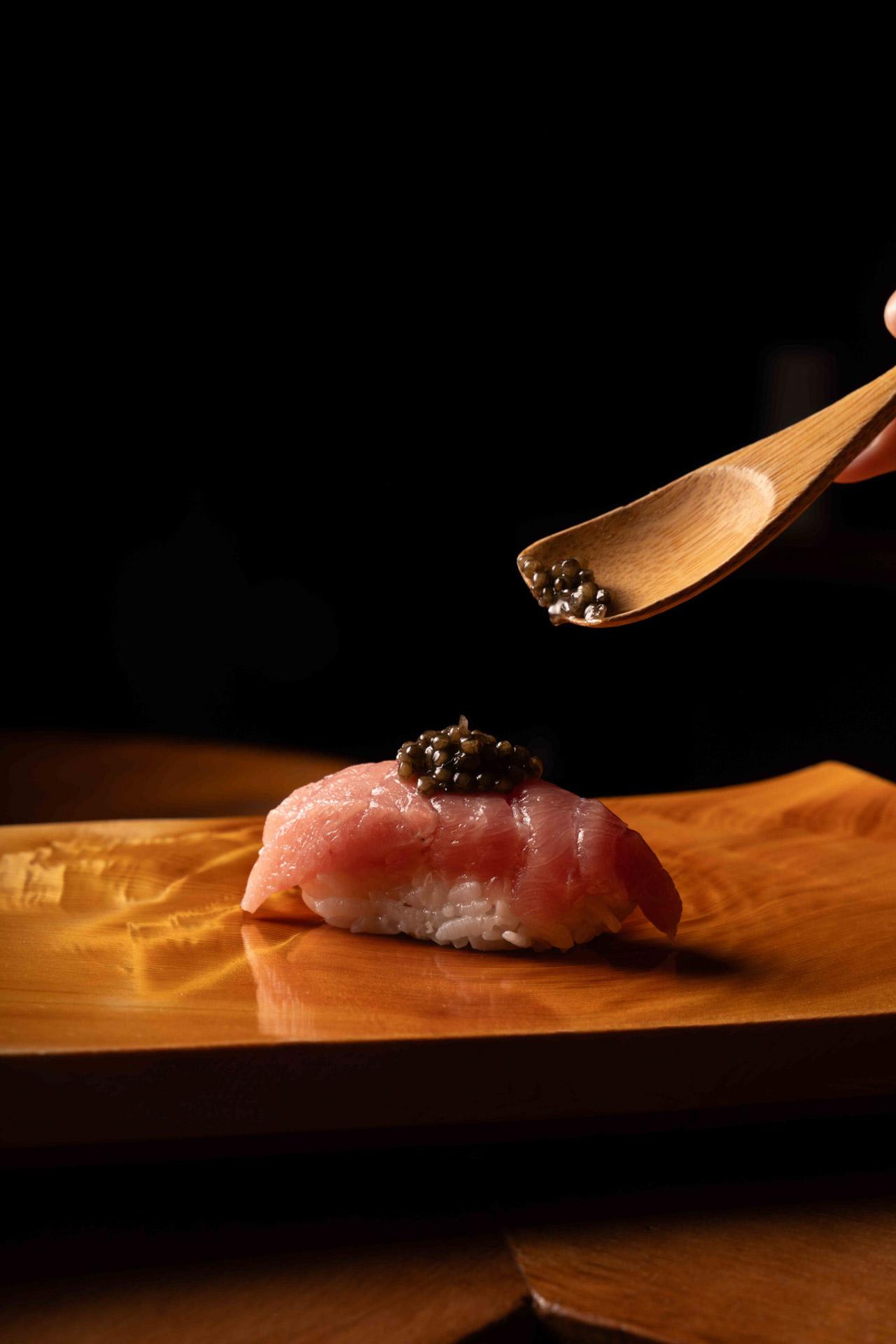 Sushi thon gras caviar ©Saku 