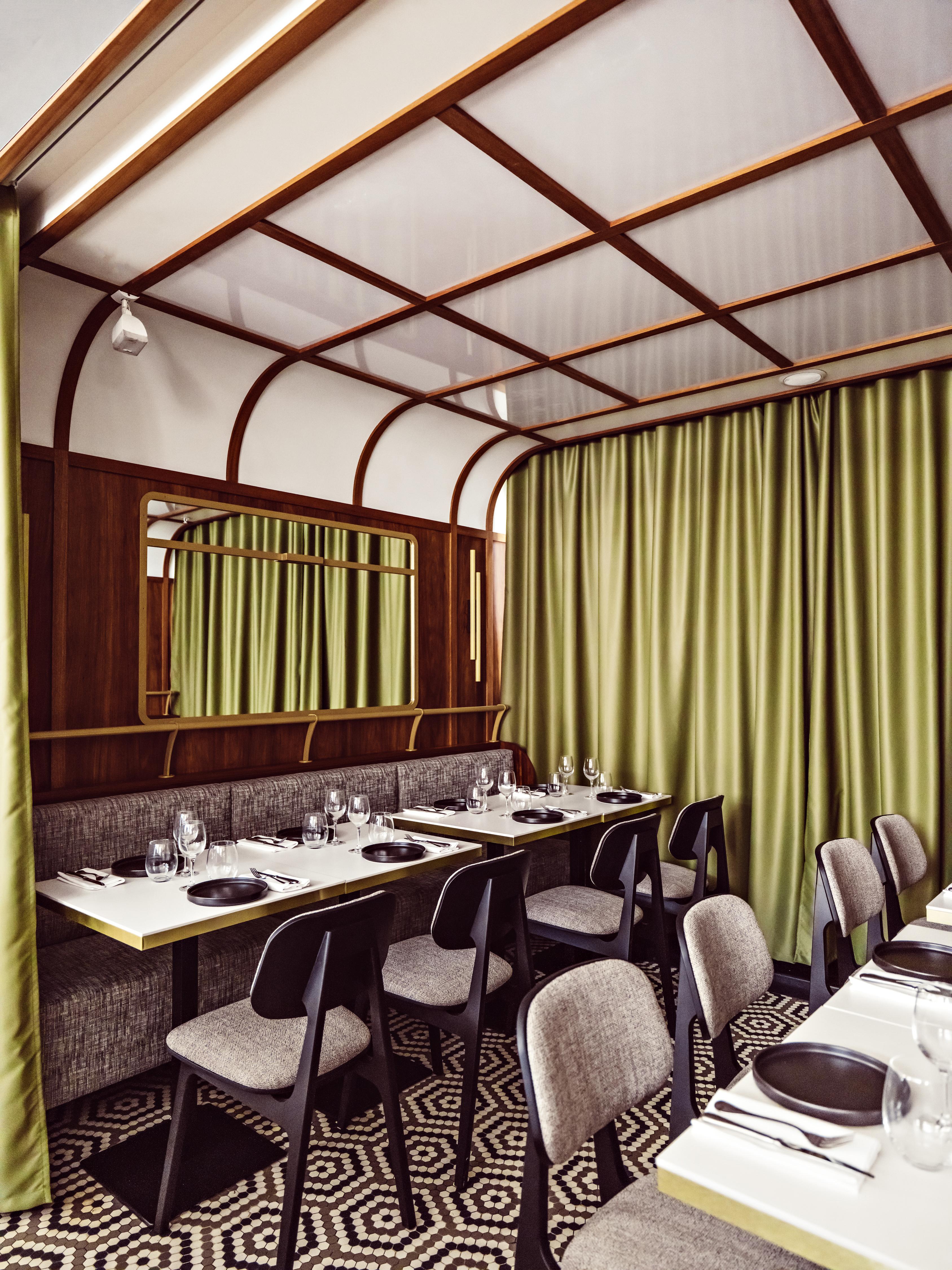 Une décoration contemporaine dans le restaurant parisien 