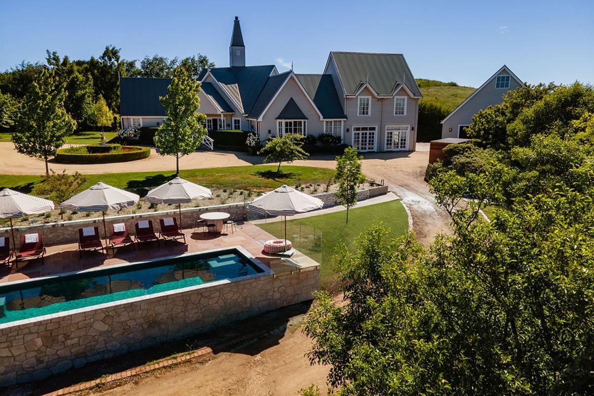 Dairy Flat Lodge © Lake House Hotel