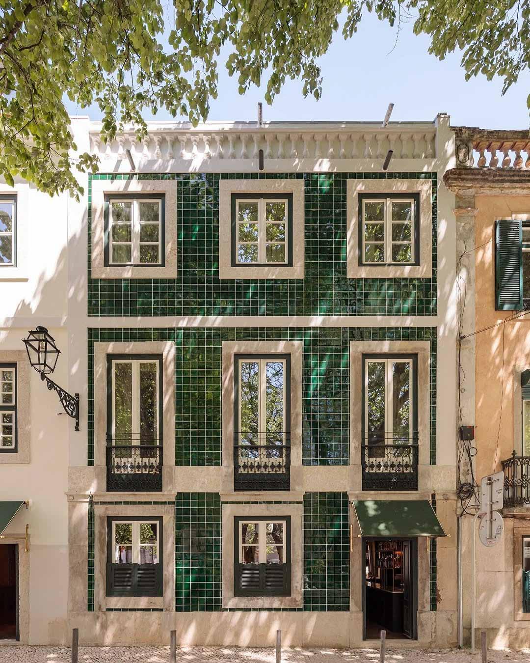 La devanture caractéristique de l’hôtel © Das Amoreiras