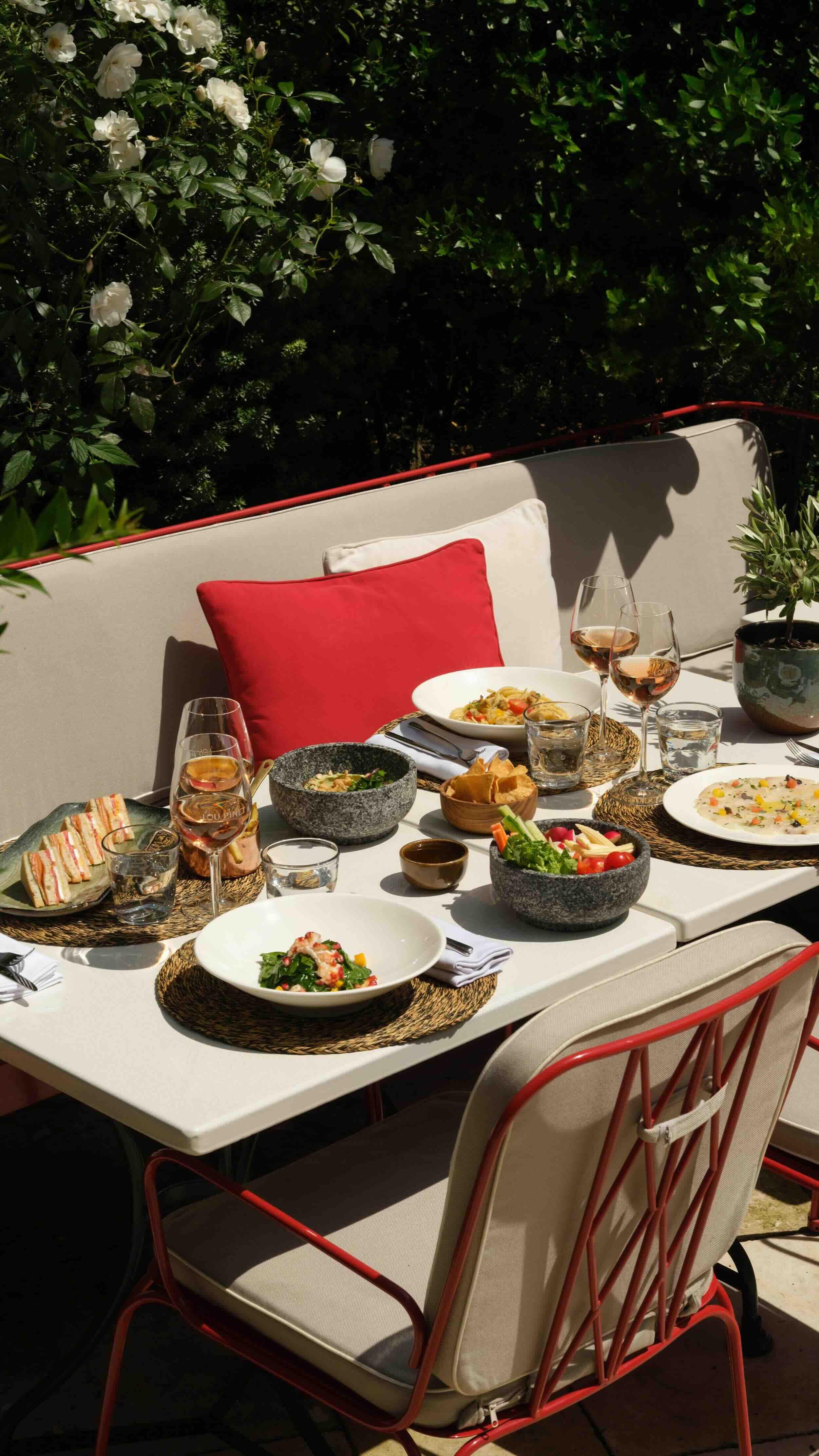 Déjeuner au restaurant La Terrasse à l’hôtel de Saint-Tropez Lou Pinet © Marion Butet Studio