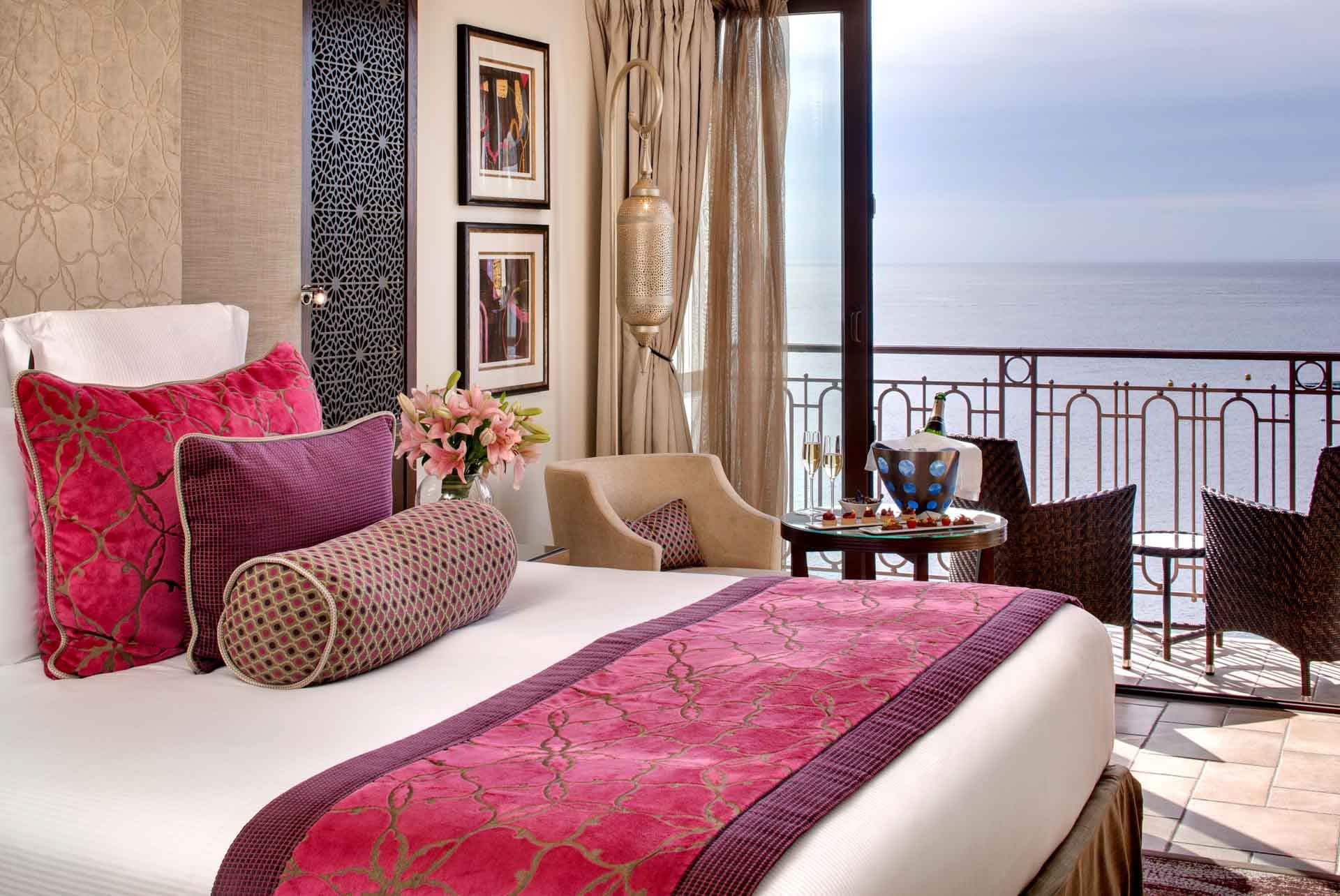 Hôtel Tiara Miramar - Chambre Deluxe avec vue sur la mer © DR