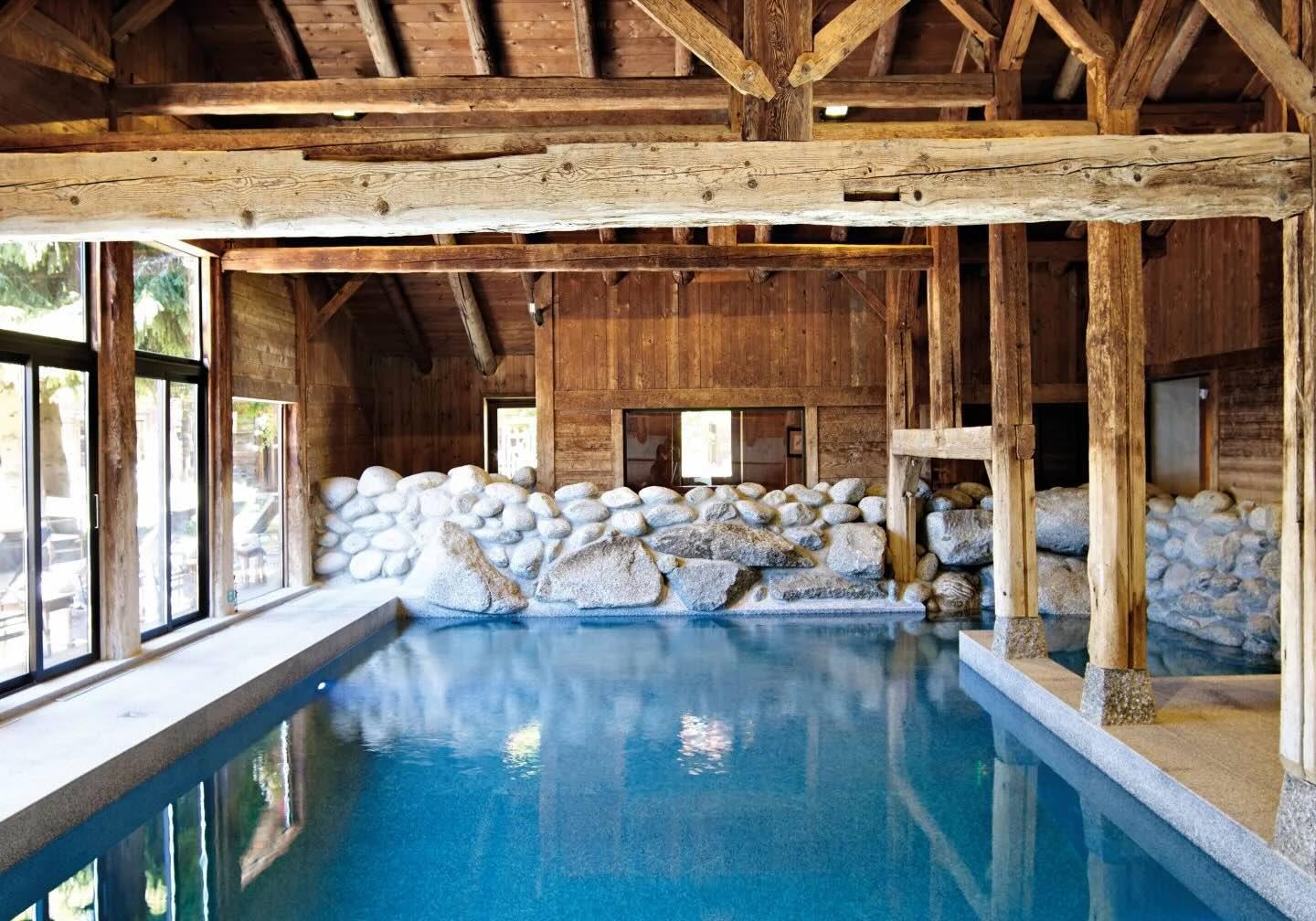 Piscine des Fermes de Marie à Megève © DR