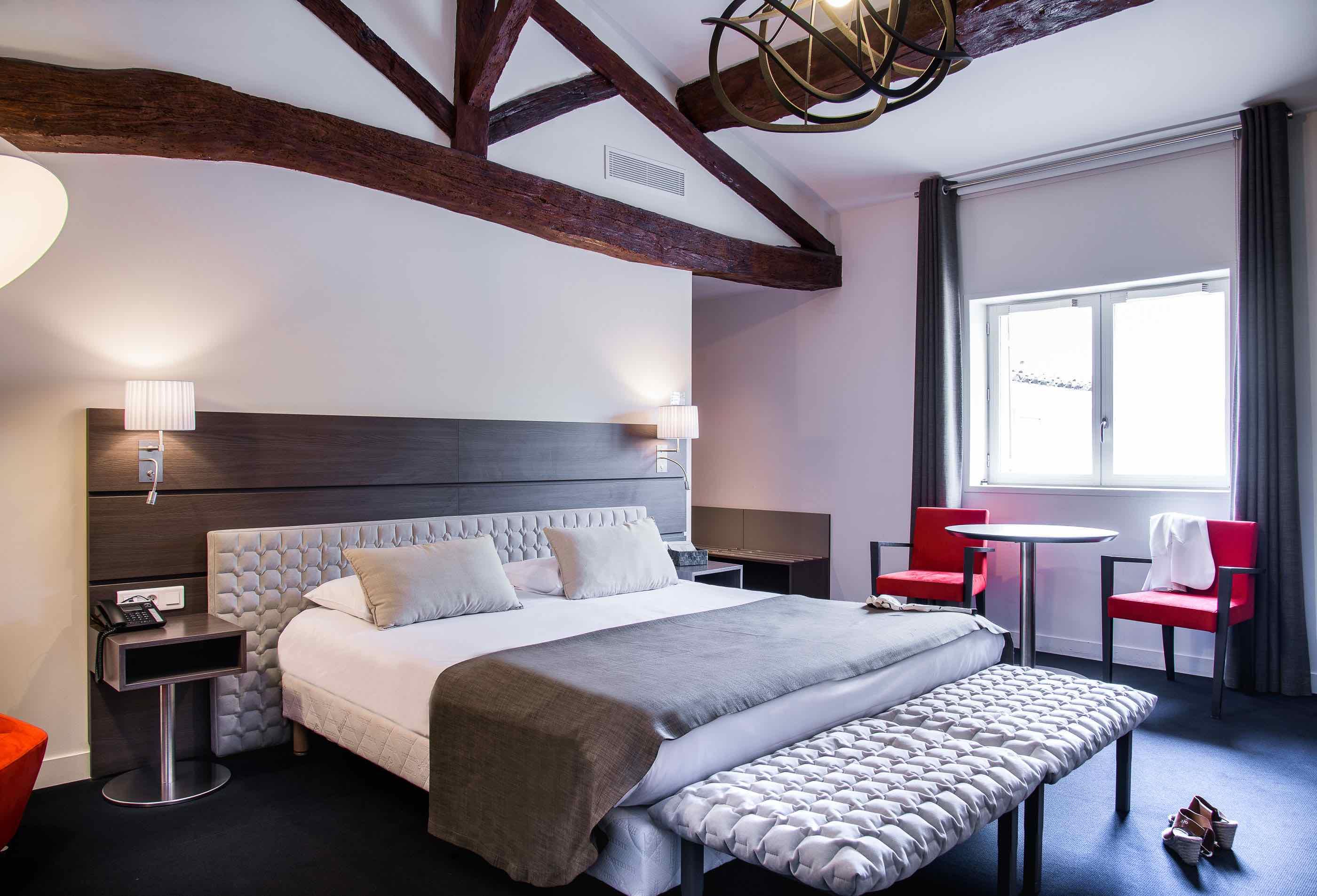 Une des chambres du Domaine de Clairefontaine © DR