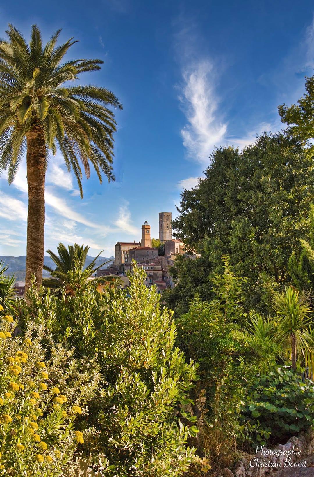 En mars, admirer les jardins de Provence à Grasse © C. BENOIT