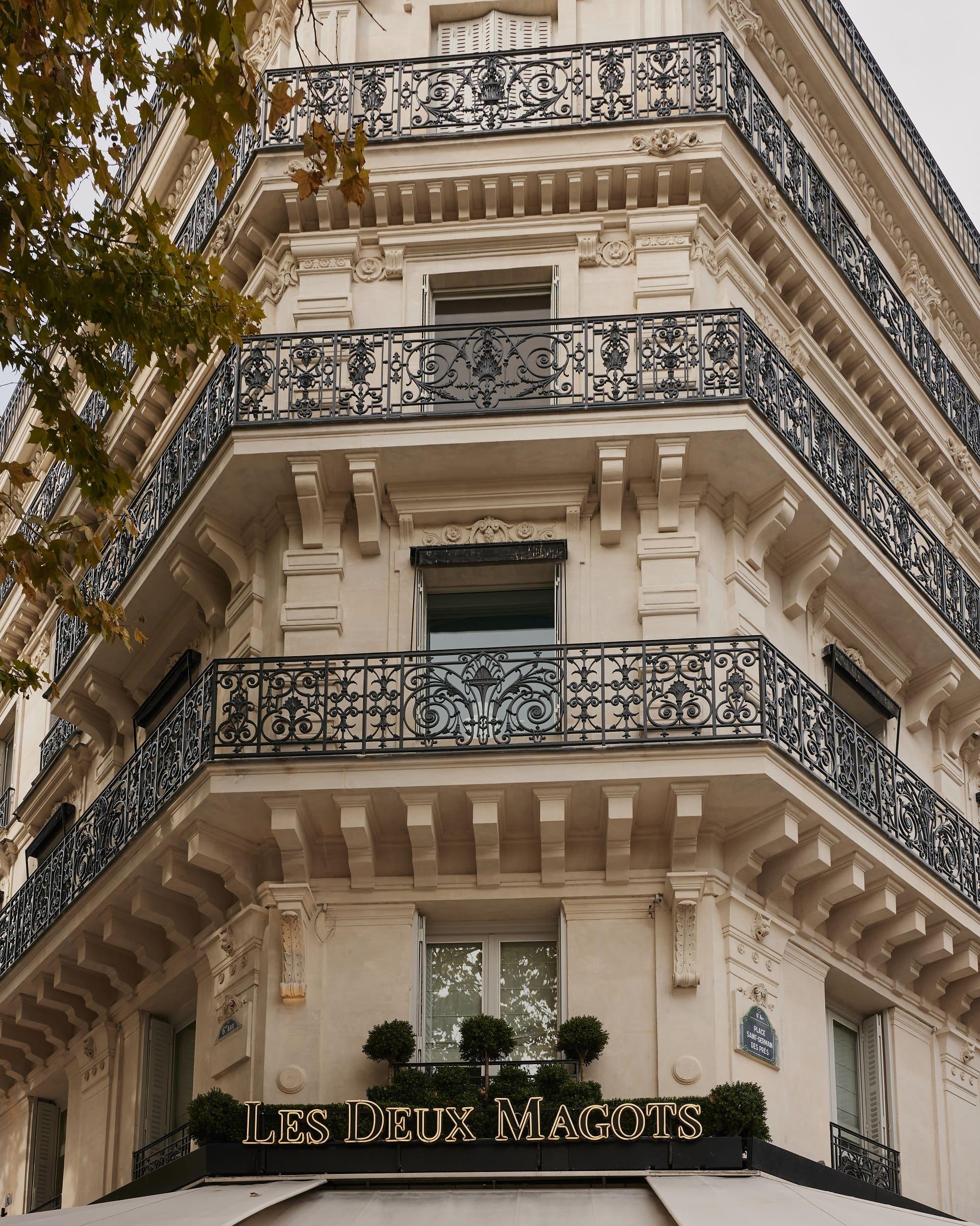 Facade du restaurant les 2 magots © DR