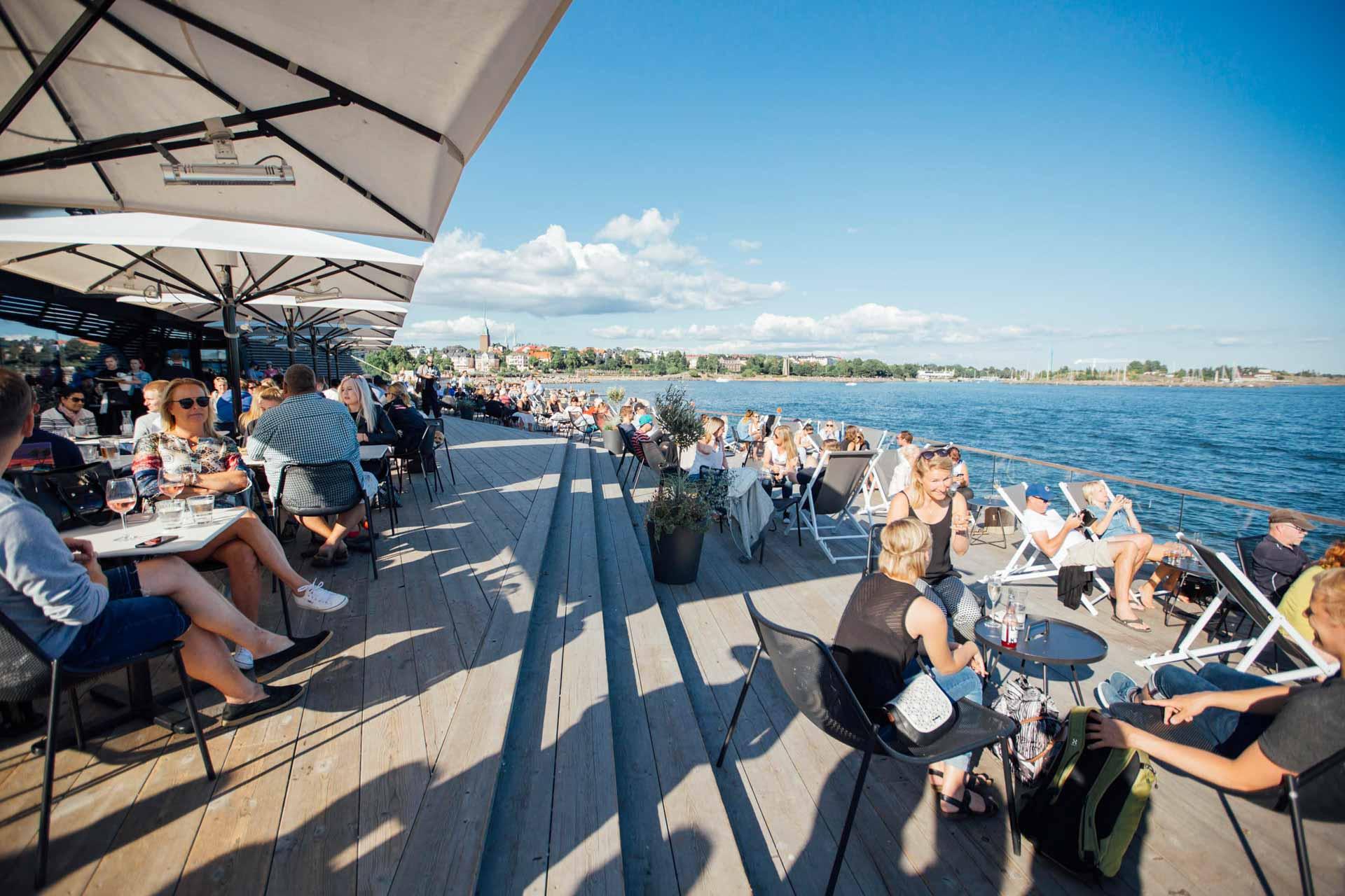 Les terrasses sont de sortie en été © Julia Kivela - Restaurant Löyly