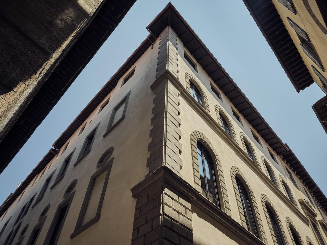 Les extérieurs du palazzo © Matthieu Salvaing
