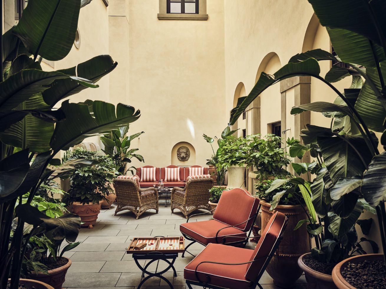Le patio de La Réserve Firenze © Matthieu Salvaing