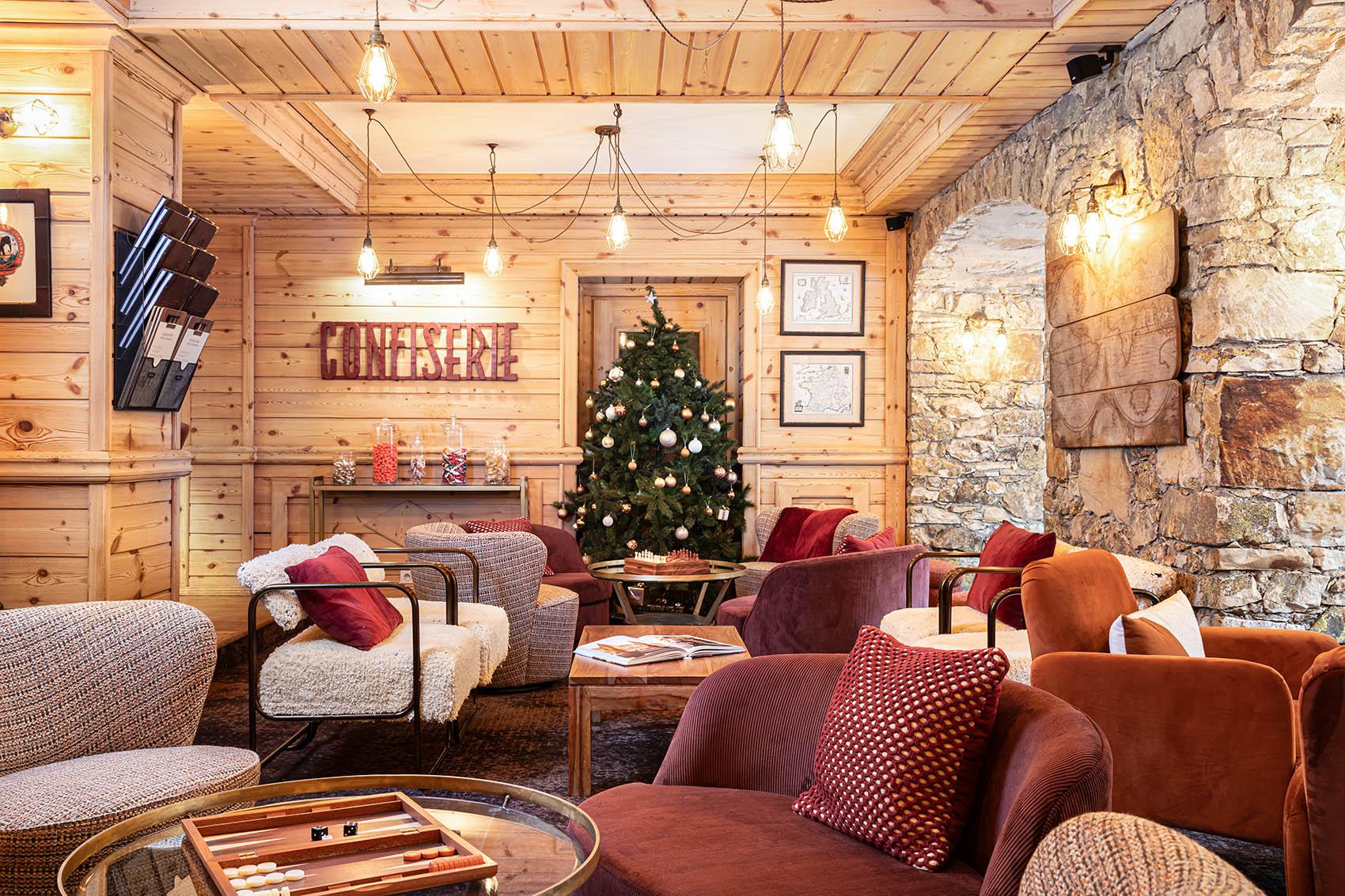 Le bar familial de l’hôtel de charme La Chaudanne à Méribel © Florian