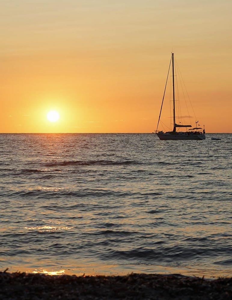 Coucher de soleil depuis la plage, à deux pas de Beso Beach Formentera © MB | YONDER.fr