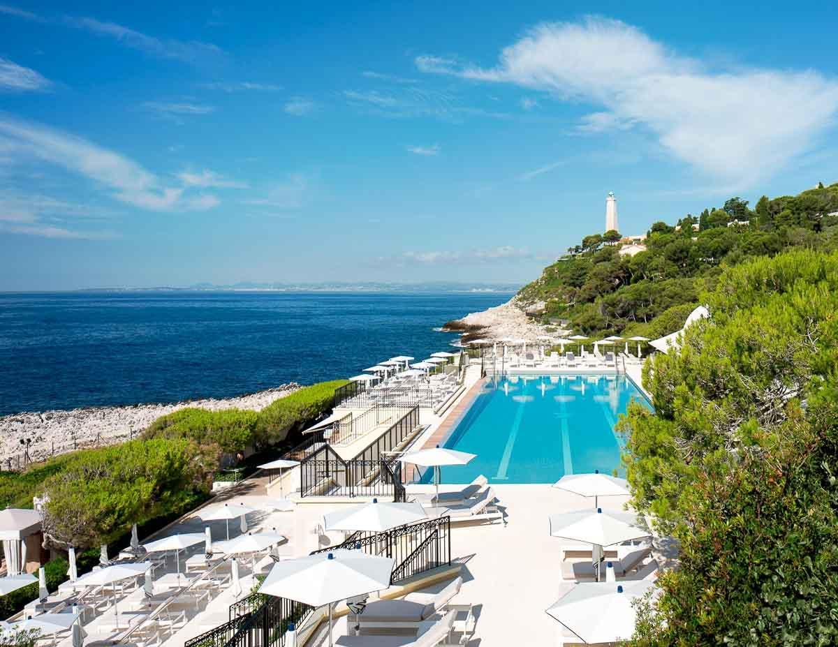 La piscine du Club Dauphin au Grand-Hôtel du Cap-Ferrat © Four Seasons Hotels & Resorts