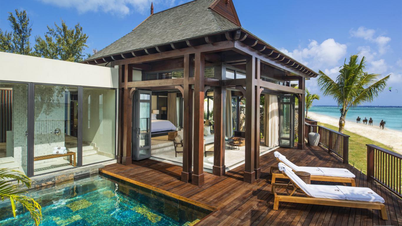 Piscine avec vue sur mer au Grand BeachFront Villa, île Maurice © DR